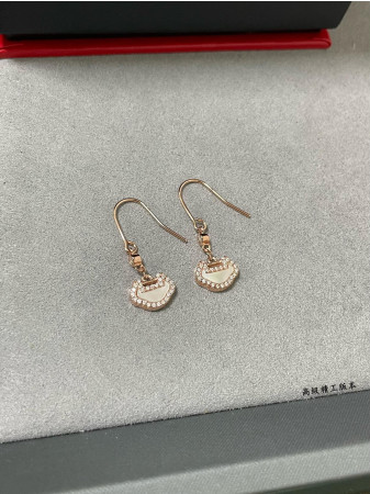 Qeelin White Mother-of-Pearl Ruyi Earrings