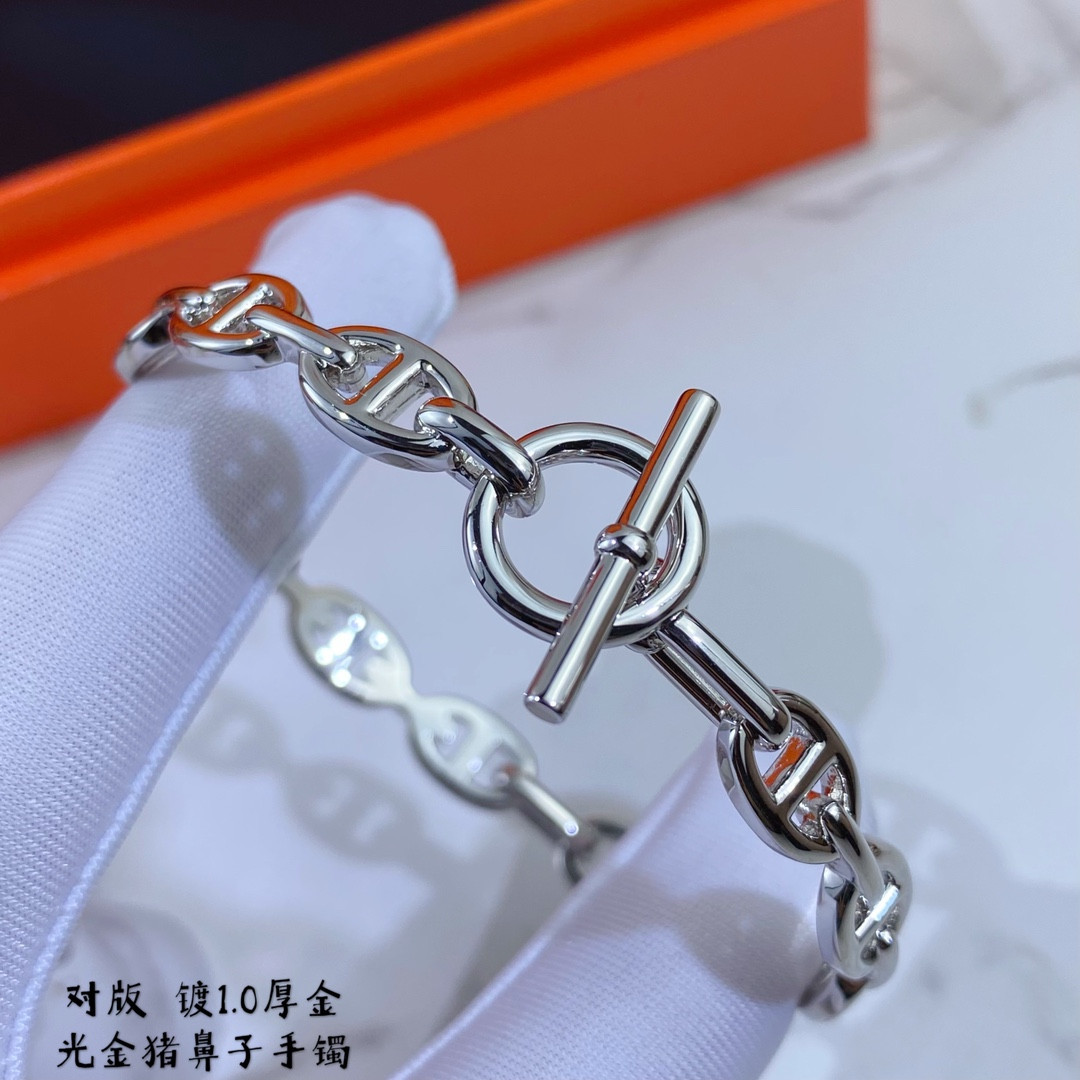 H**mes bracelet