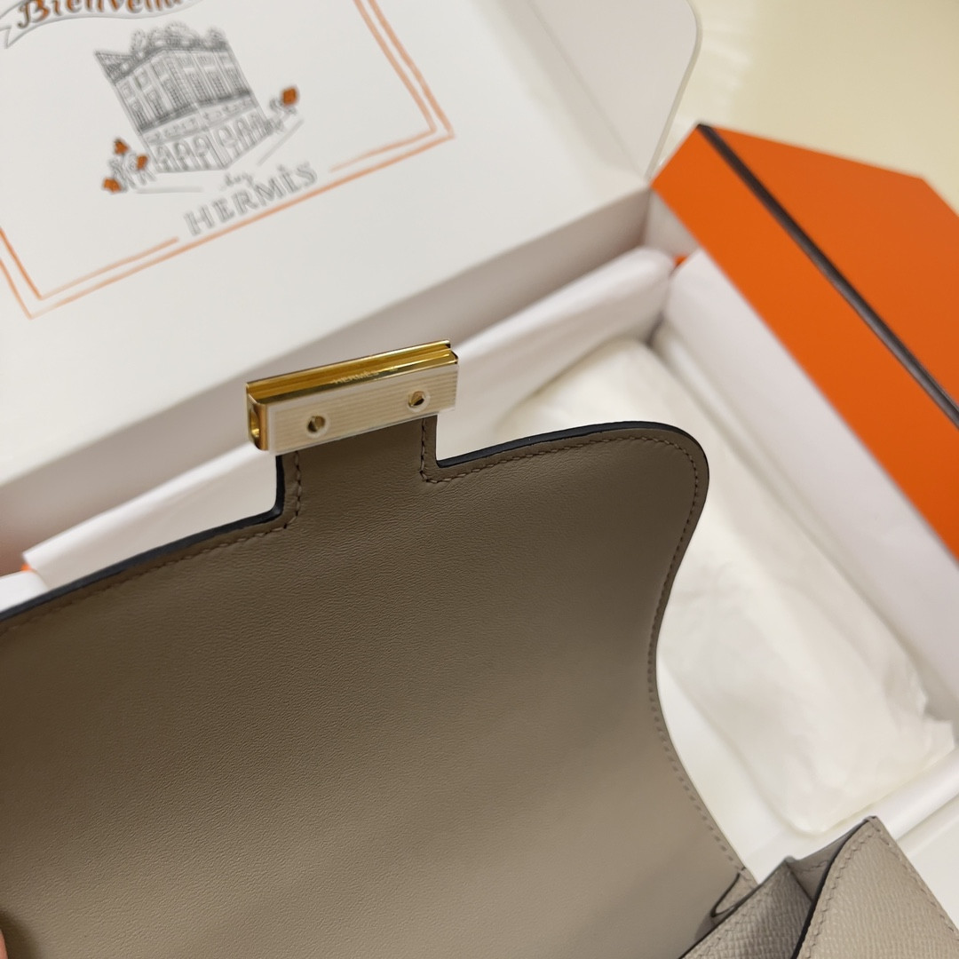 Hermès Constance 19 Epsom Gold Hardware 7.25" x 6.25" x 2.25"