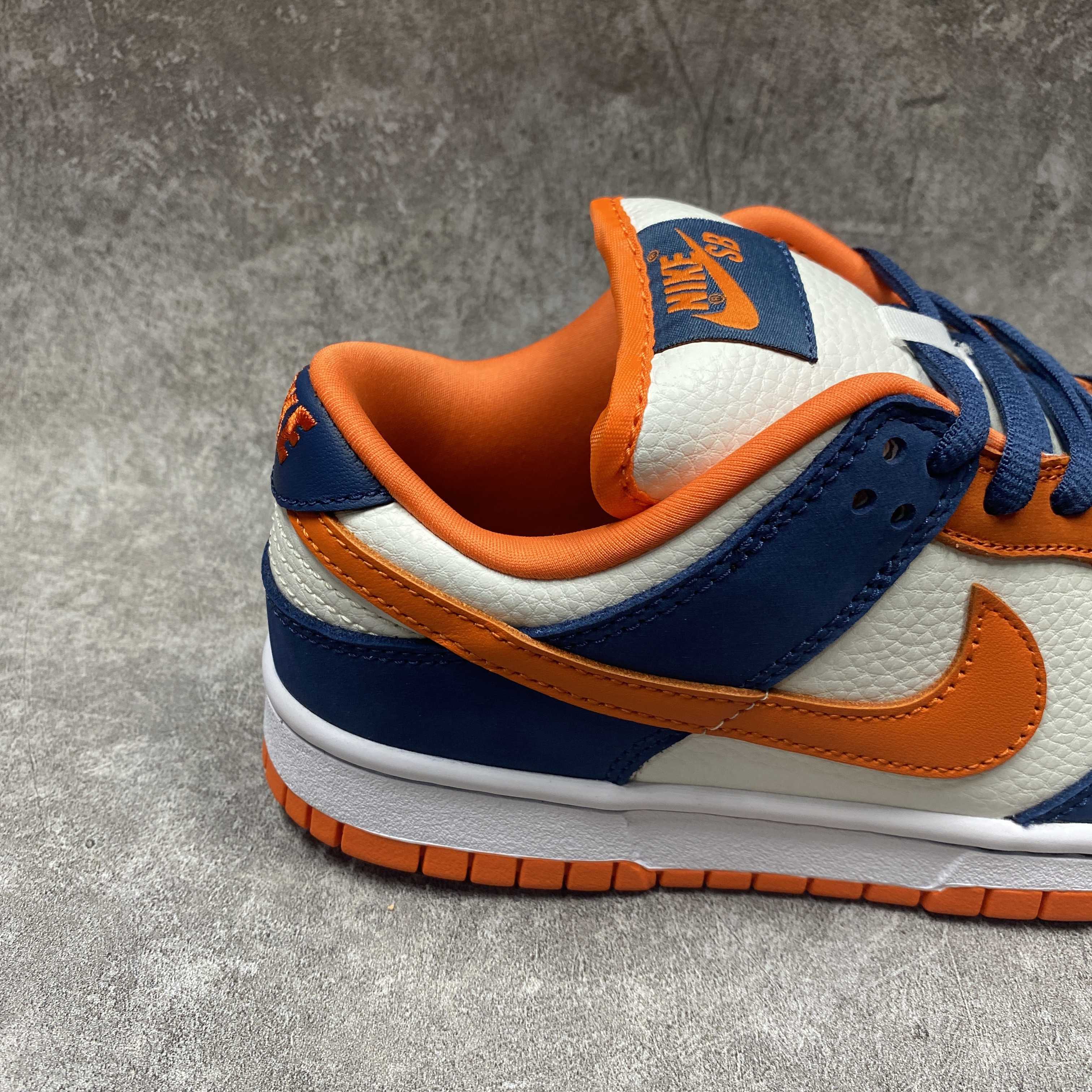 Nike SB Dunk Low Pro Broncos