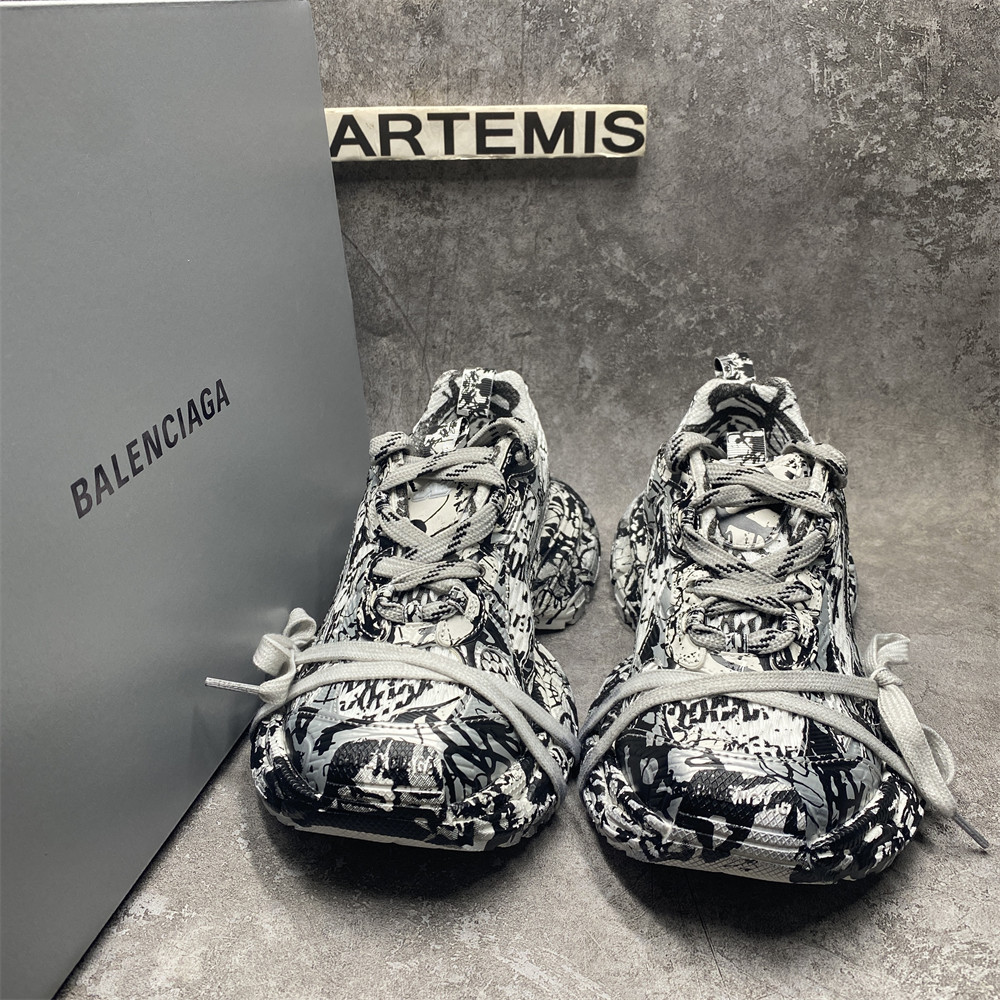 UA Balenciga 3XL Graffiti Sneaker