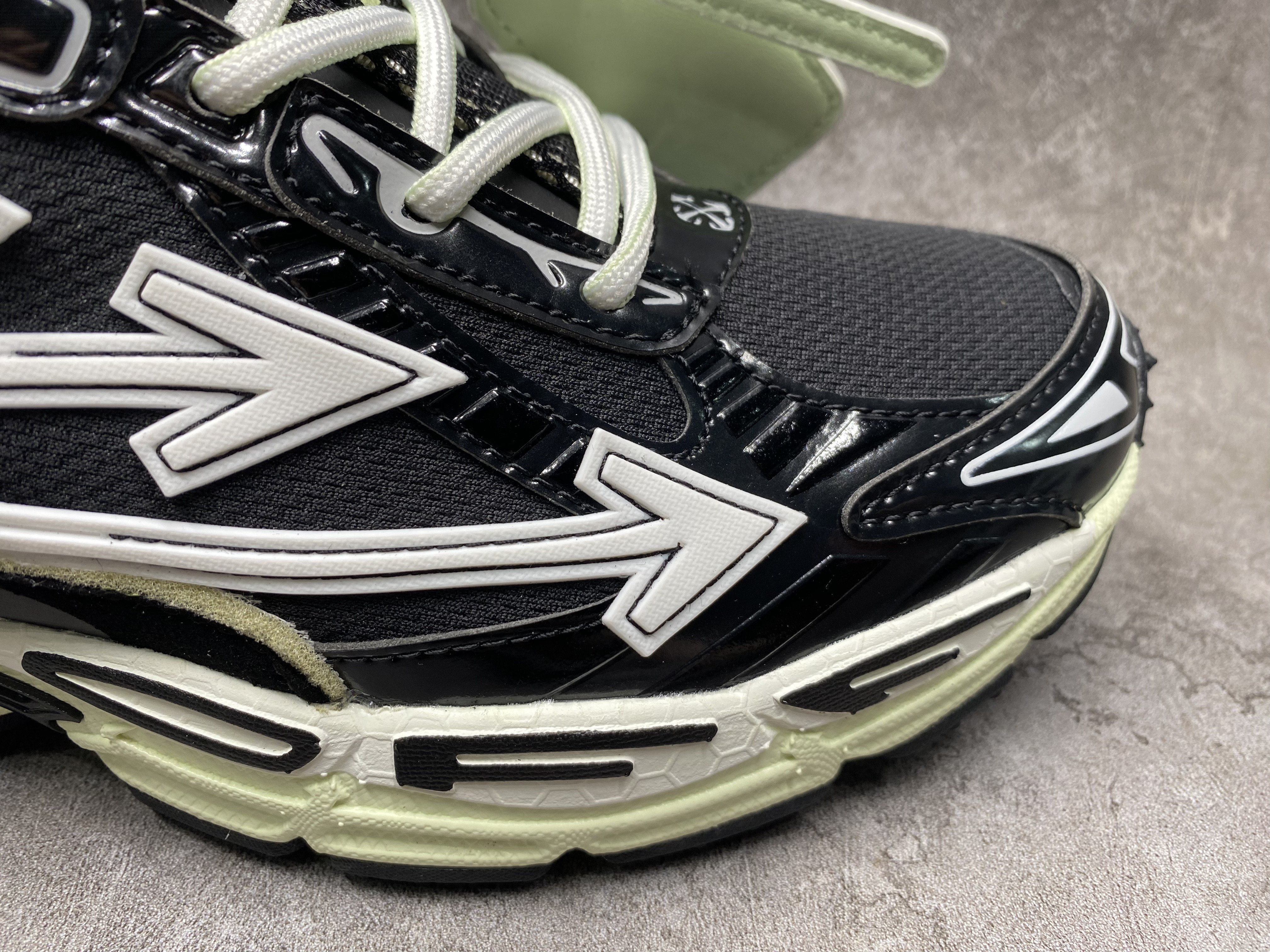 UA Off-White "BE RIGHT BACK"