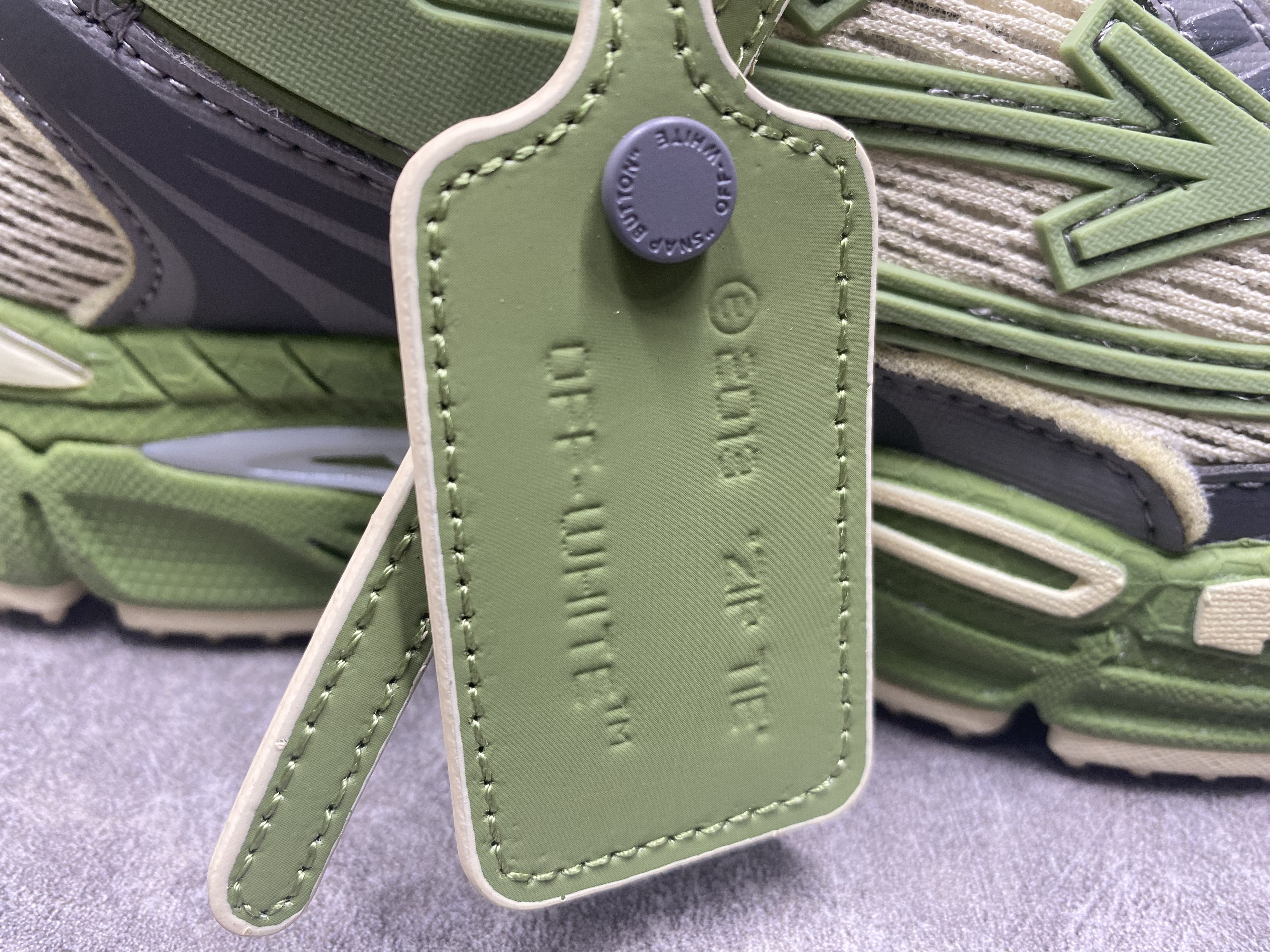 UA Off-White "BE RIGHT BACK"