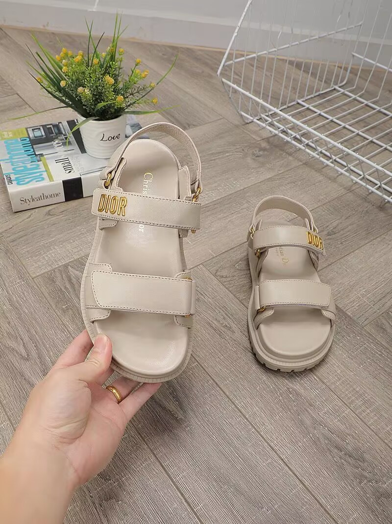 ua D*or D*oract sandal