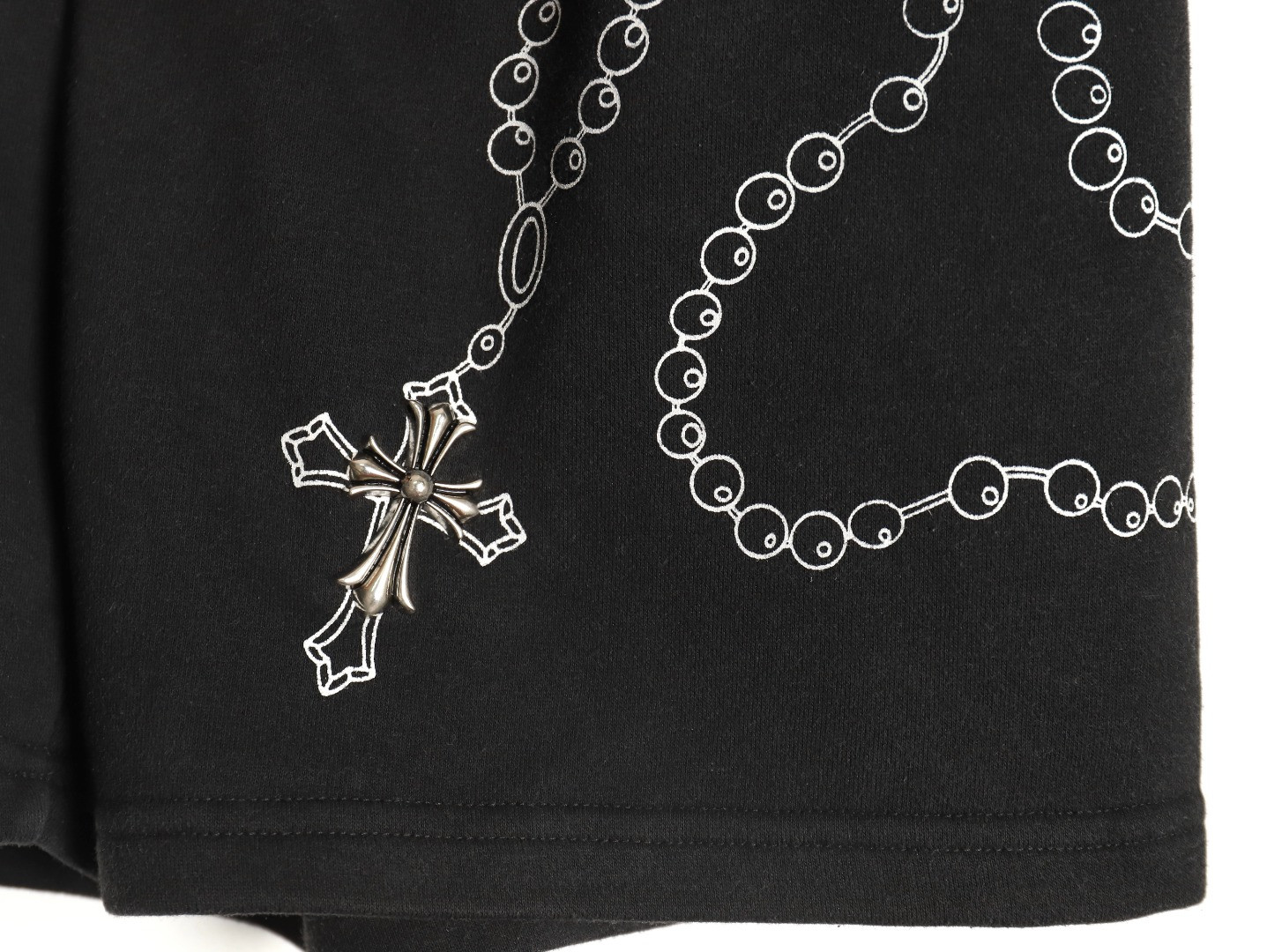 Ch**me He**ts shorts