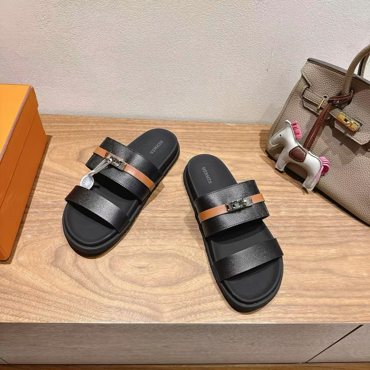 UA Hermès Jackson sandal