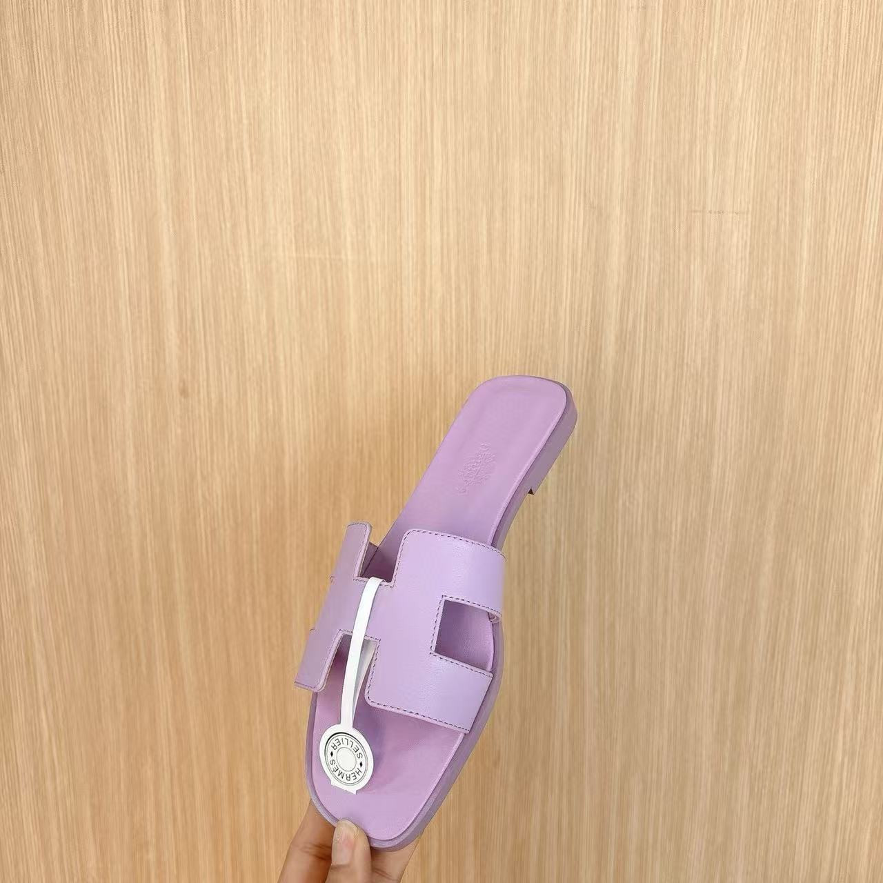 UA Hermès Oran sandal