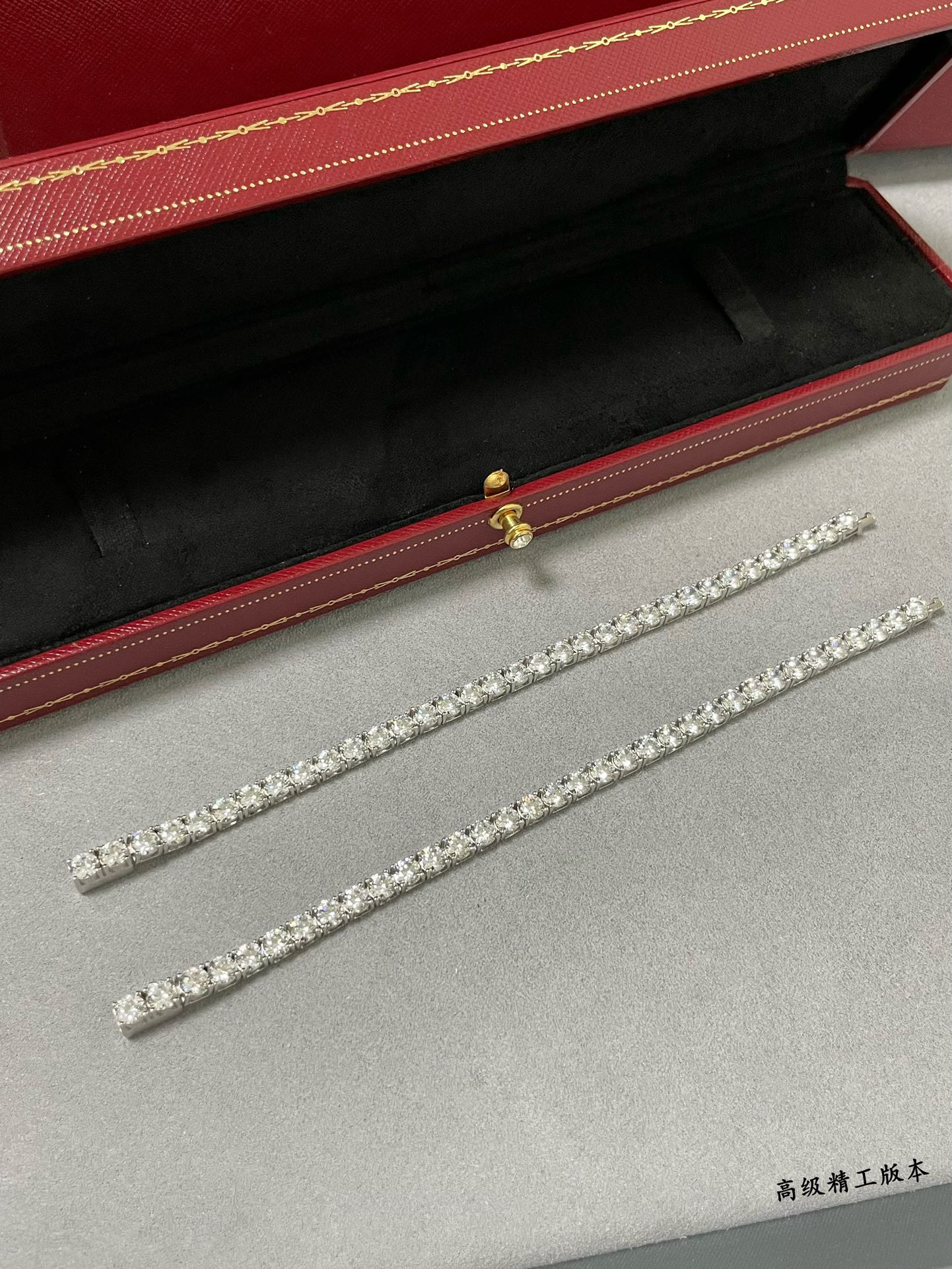 ca*t*er full Di*m*nd four-claw bracelet