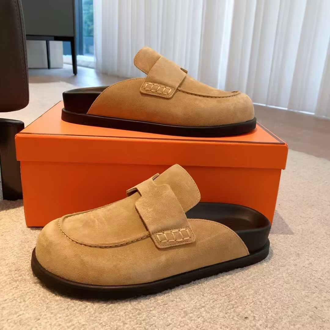 UA Hermès slippers