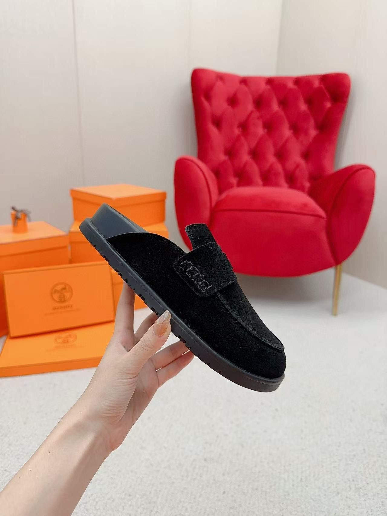 UA Hermès slippers
