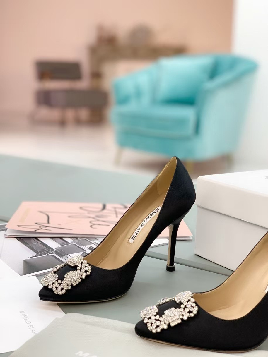 UA Manolo Blahnik HANGISI Black Satin Jewel Buckle Pumps