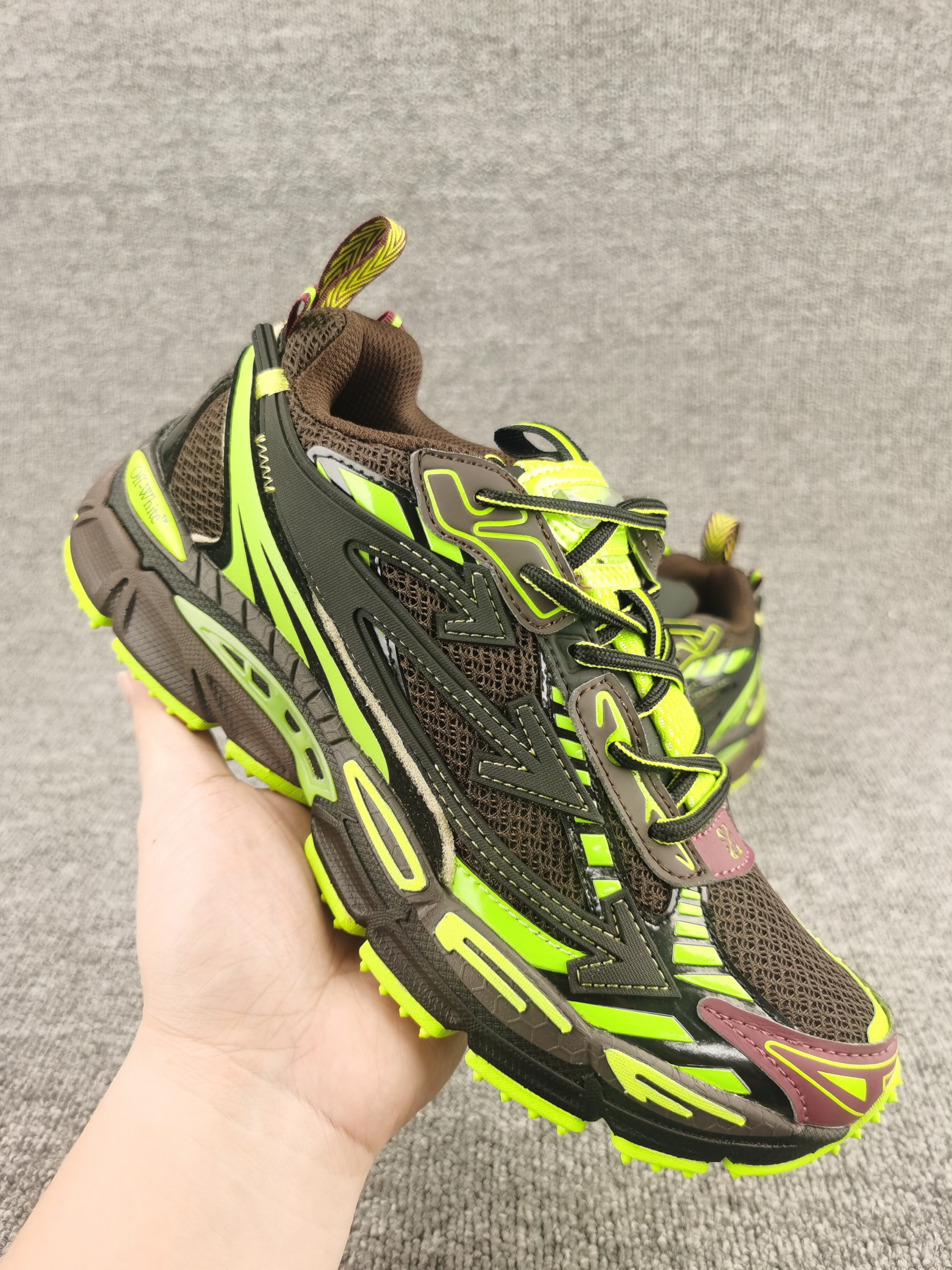 UA Off-White "BE RIGHT BACK"