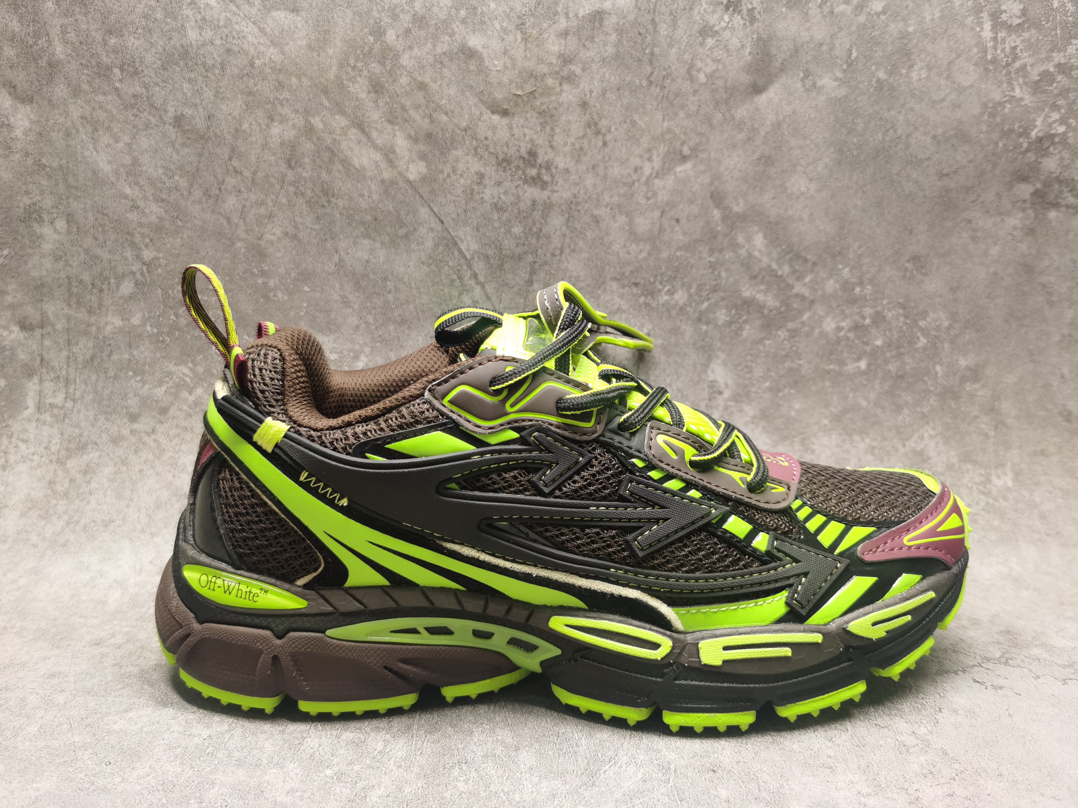 UA Off-White "BE RIGHT BACK"