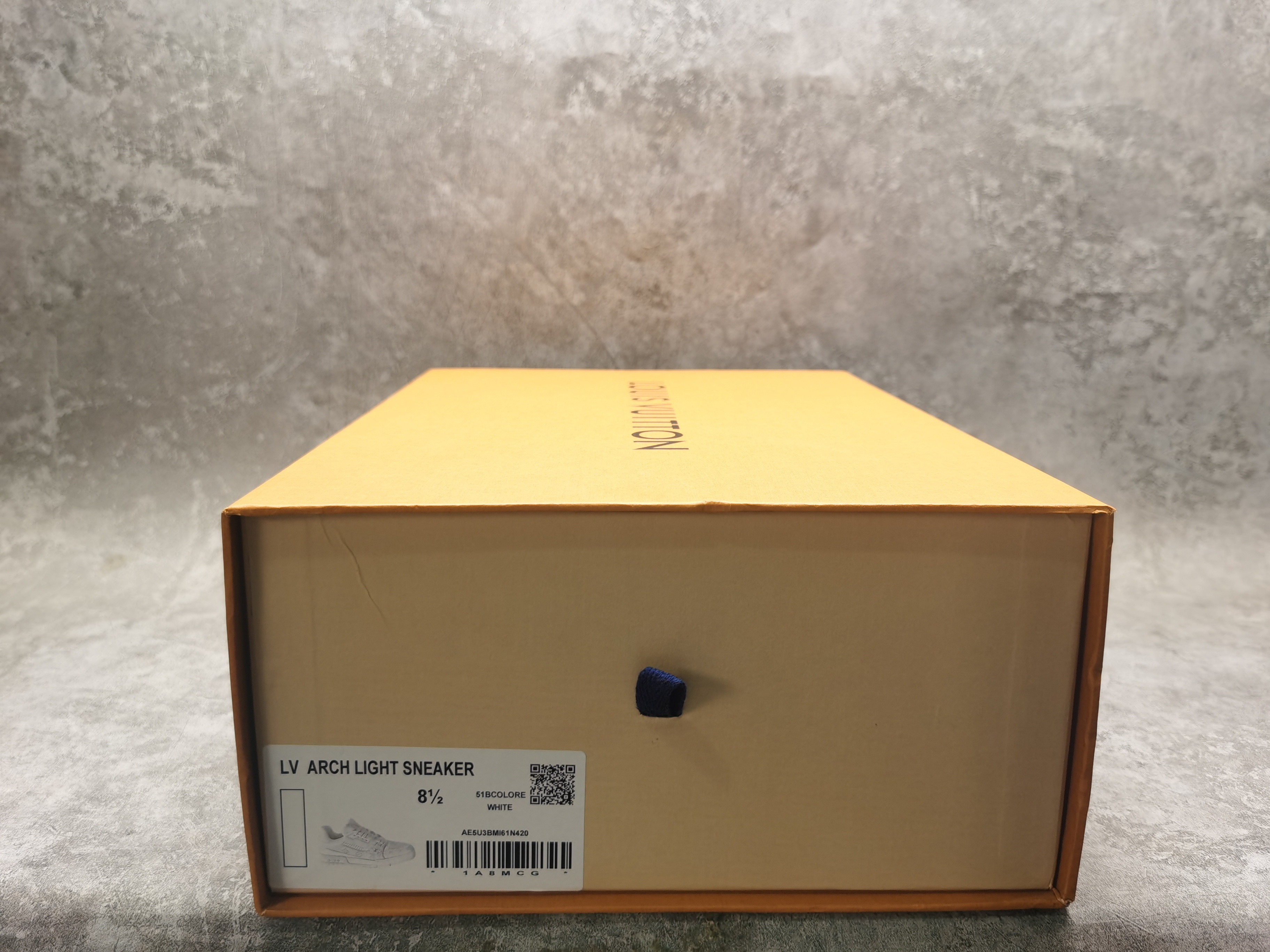 UA LV Trainer Sneaker