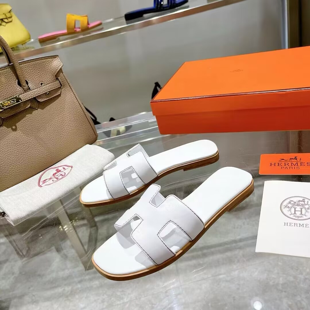 UA Hermès Oran sandal