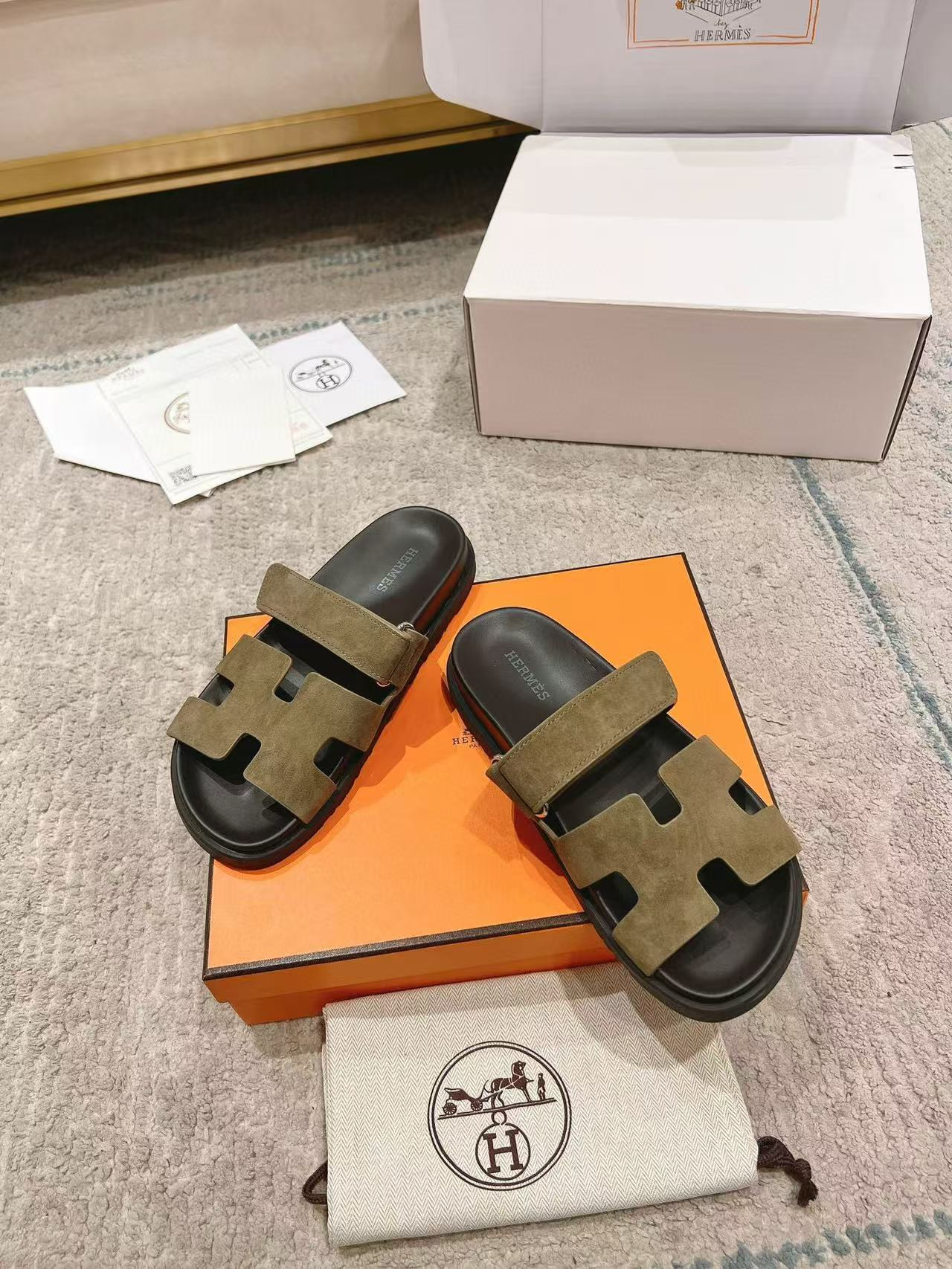 UA Hermès Chypre sandal