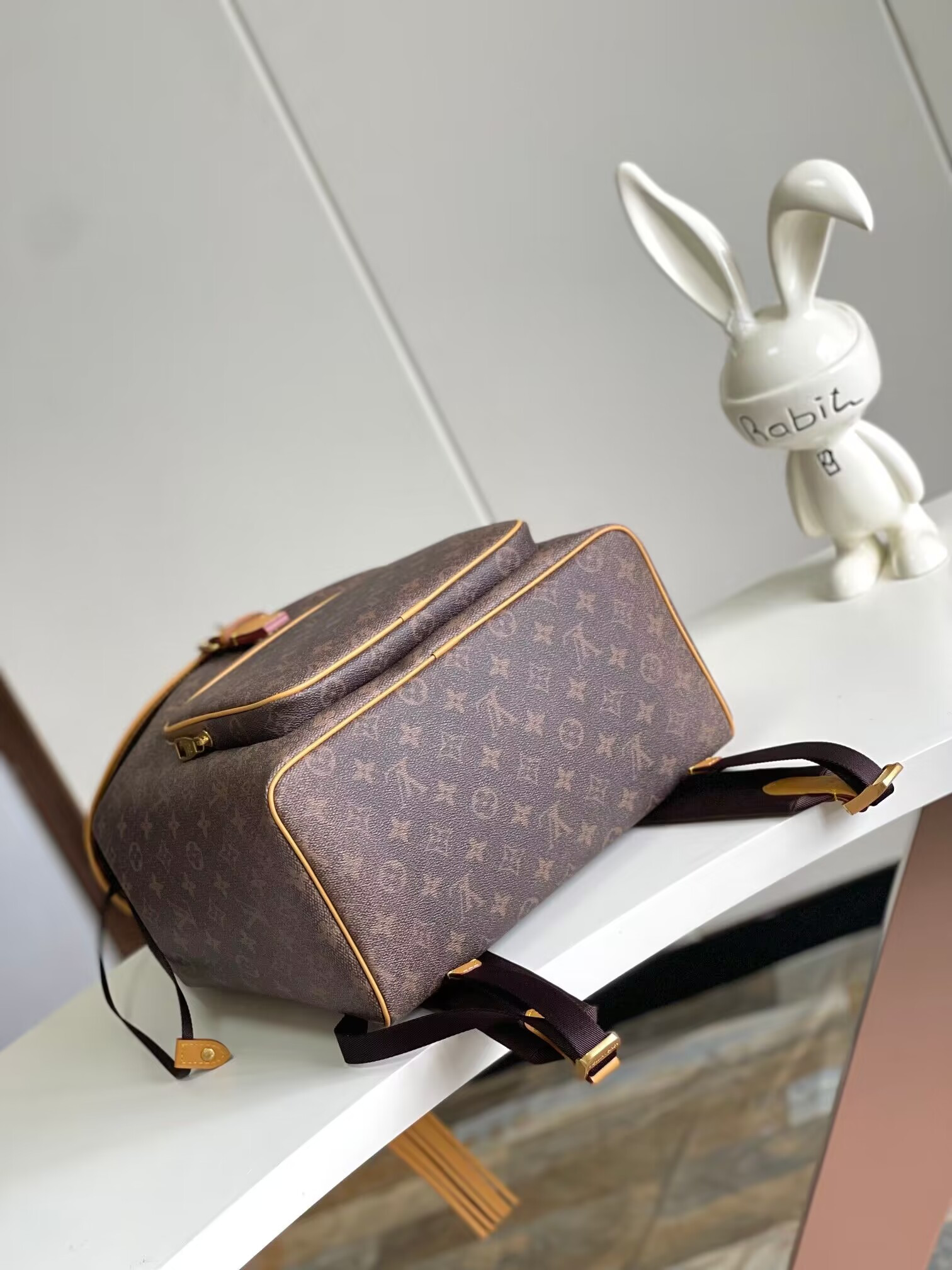 LV Montsouris Backpack M11540 32 x 40 x 19CM