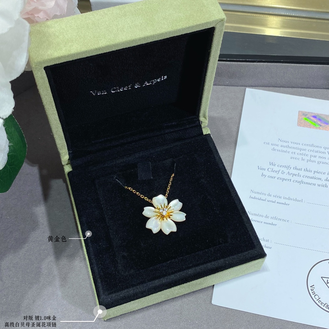 V*N CL*F & arpels premium white fritillary christmas flower necklace