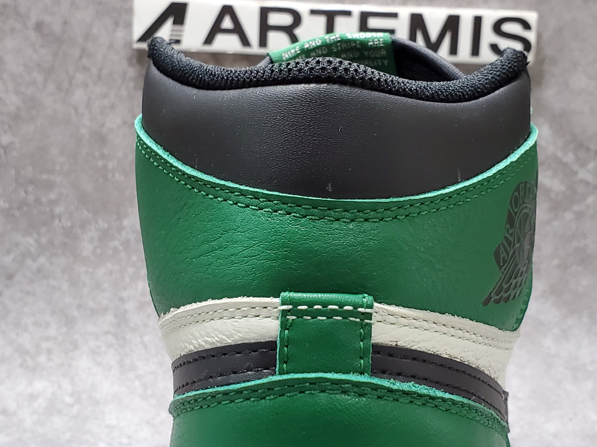 Air Jordan 1 Retro High Pine Green