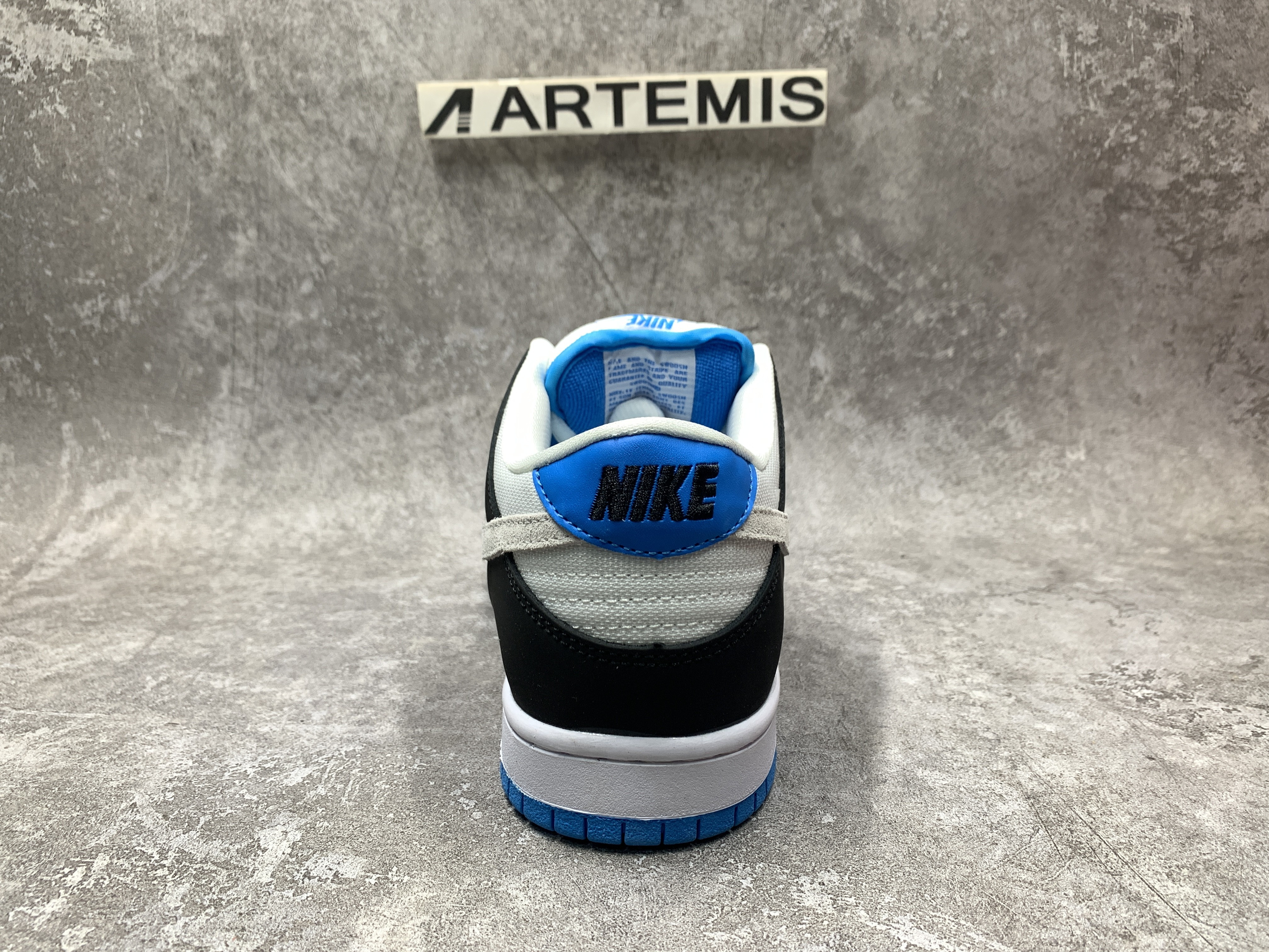 Nike SB Dunk Low Laser Blue