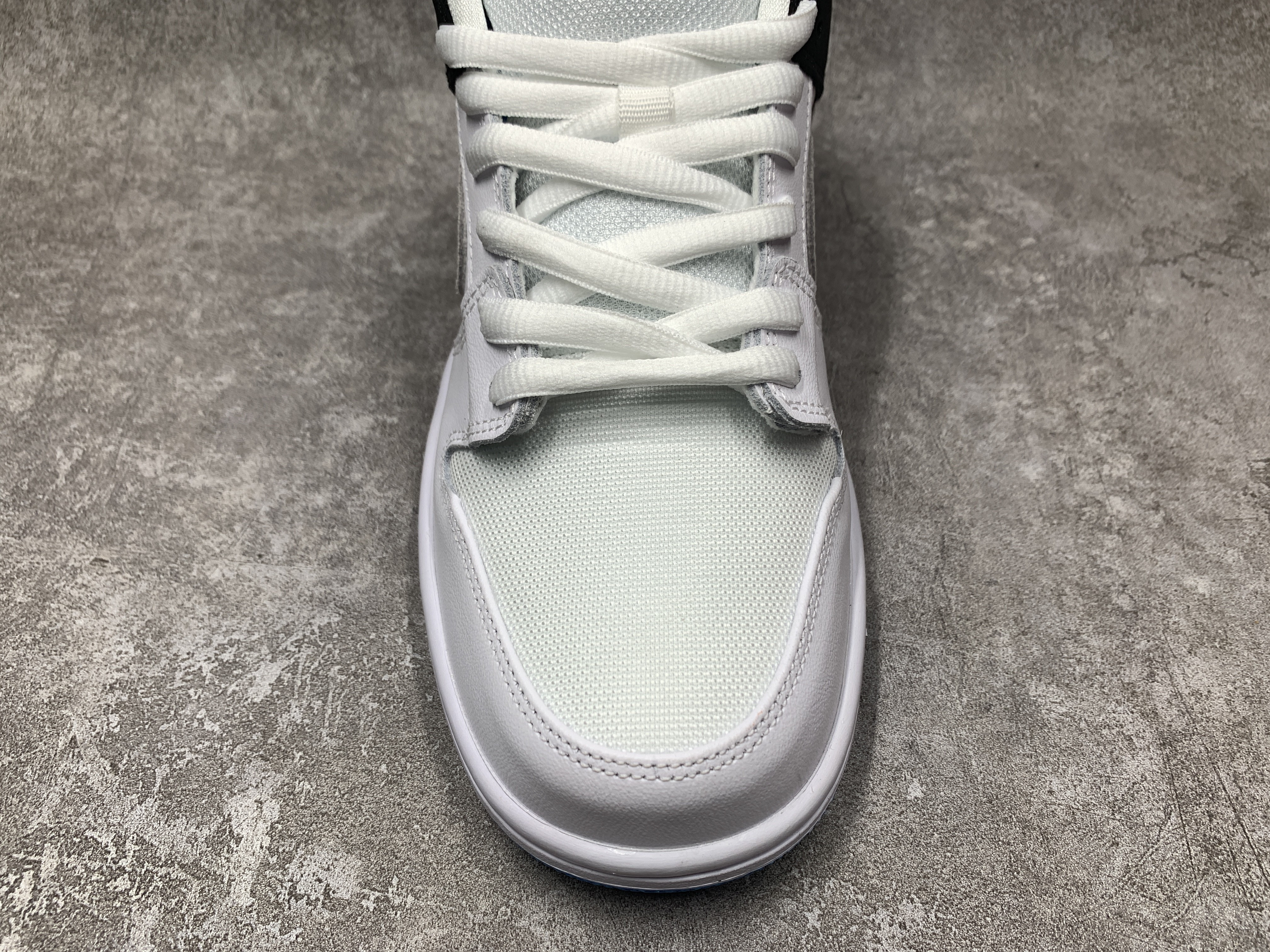 Nike SB Dunk Low Laser Blue