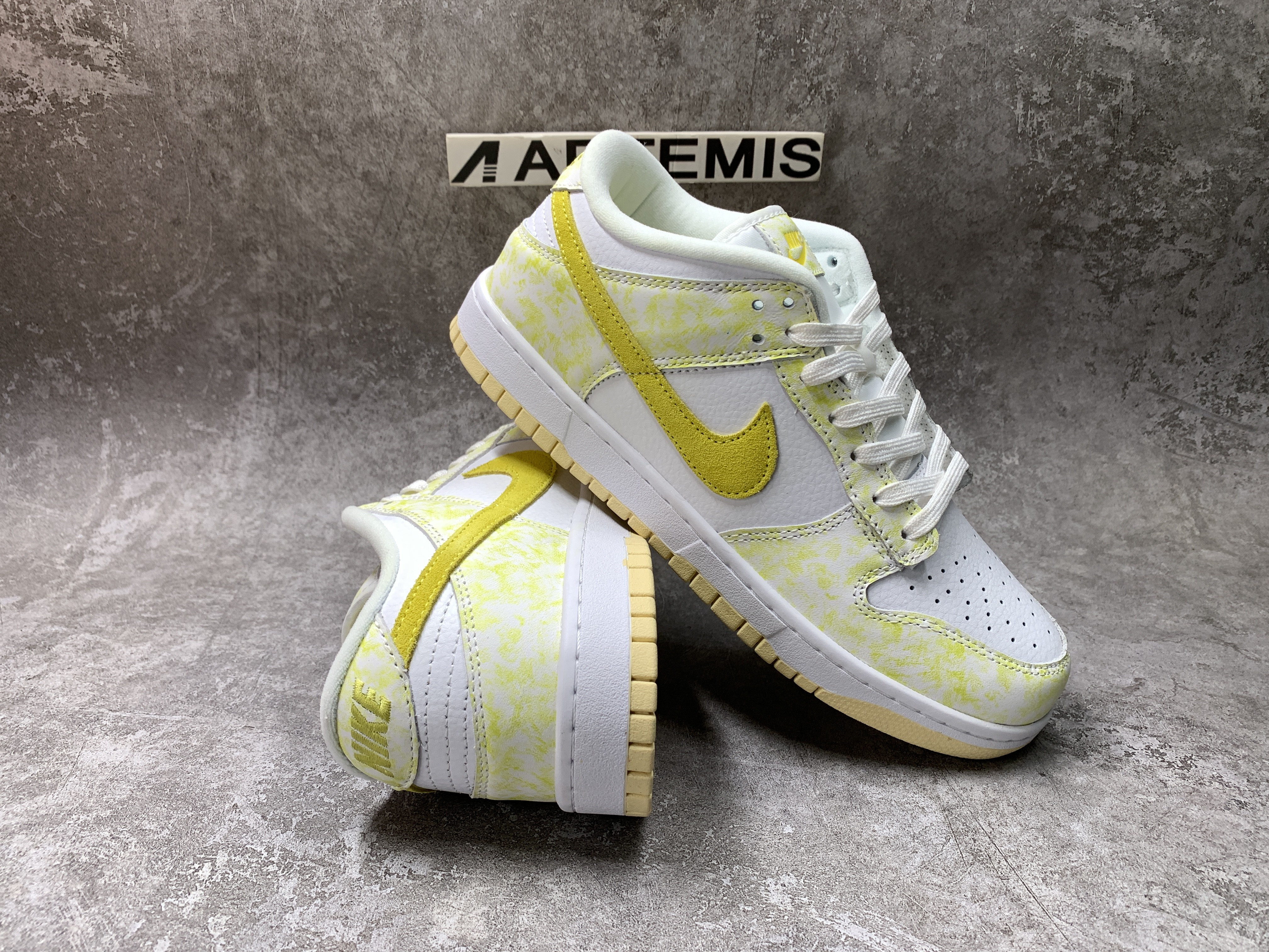Nike Dunk Low Yellow Strike