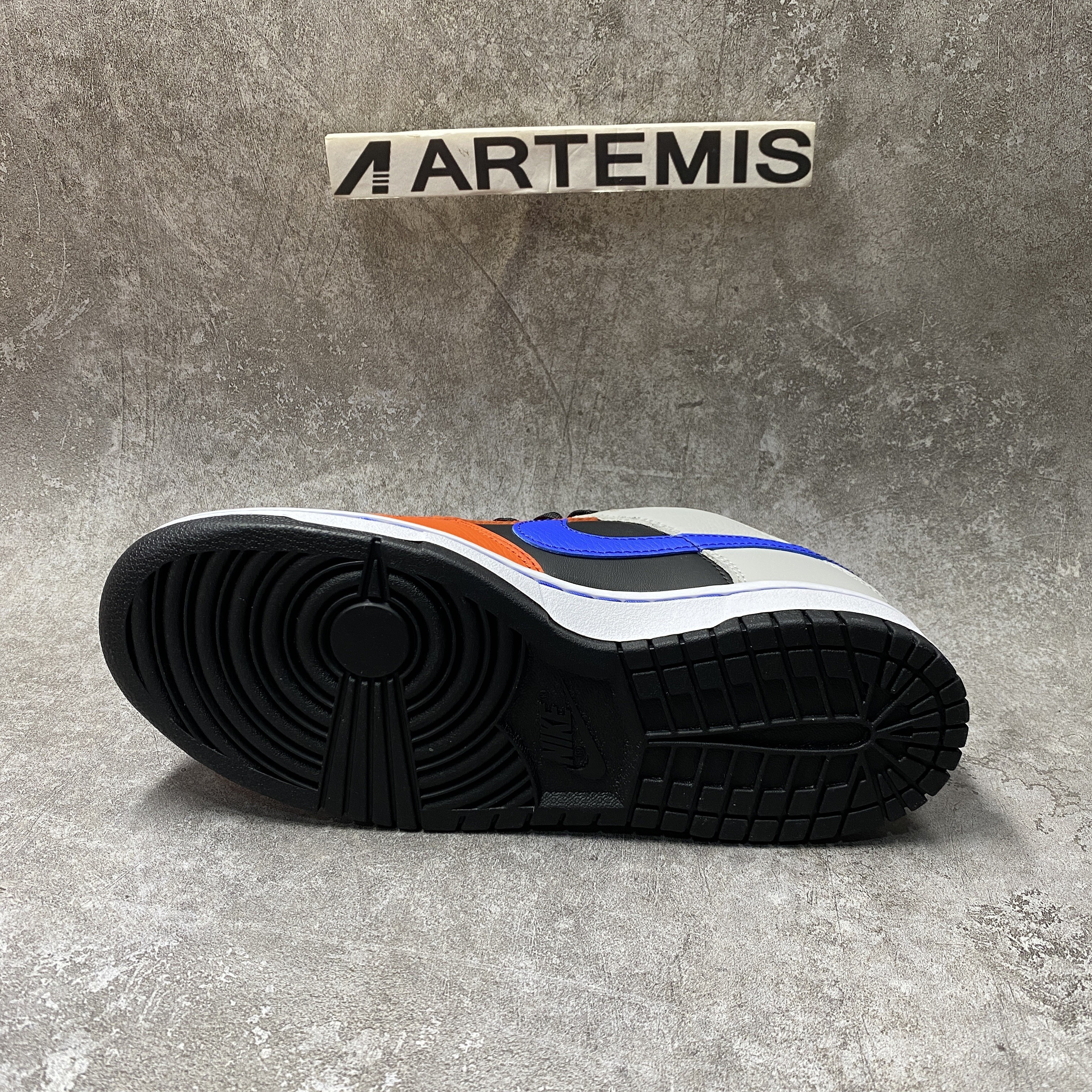 Nike Dunk Low EMB NBA 75th Anniversary Knicks