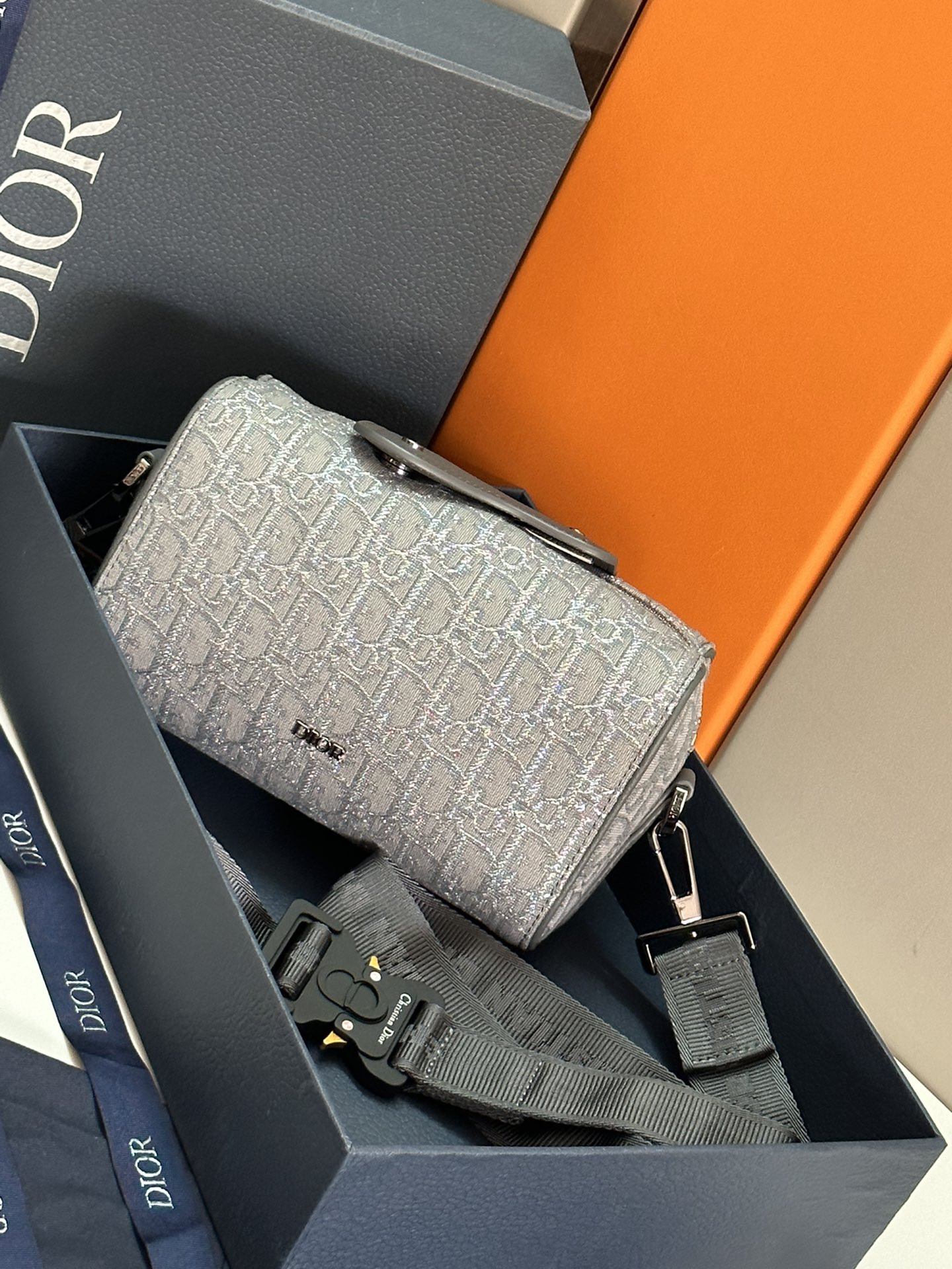 D*or lingot toiletry bag gray white oblique mirage technical fabric 8.5 x 5 x 4 inches