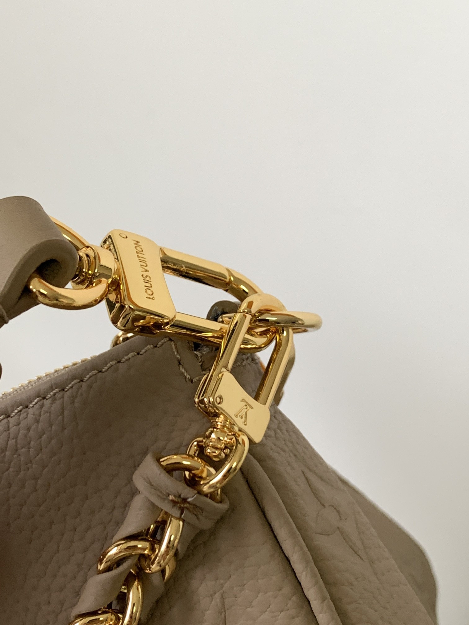 l0*is V*t0n multi pochette accessoires gray 9.4 x 5.3 x 1.6 inches