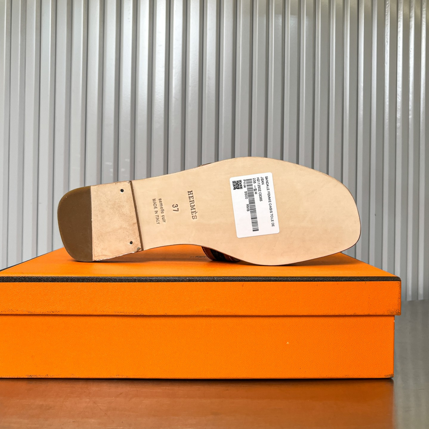 UA Hermès Oran sandal