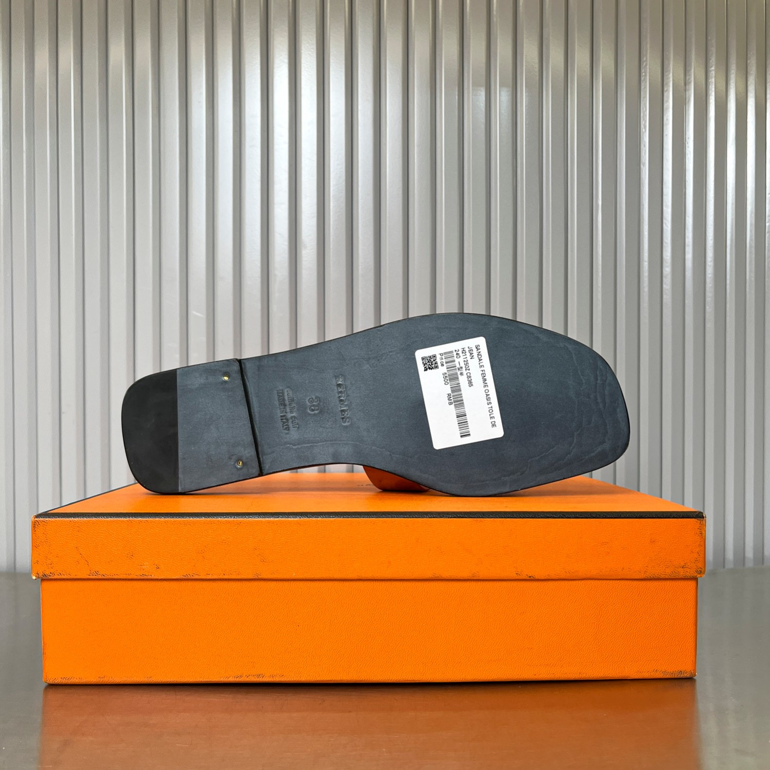 UA Hermès Oran sandal