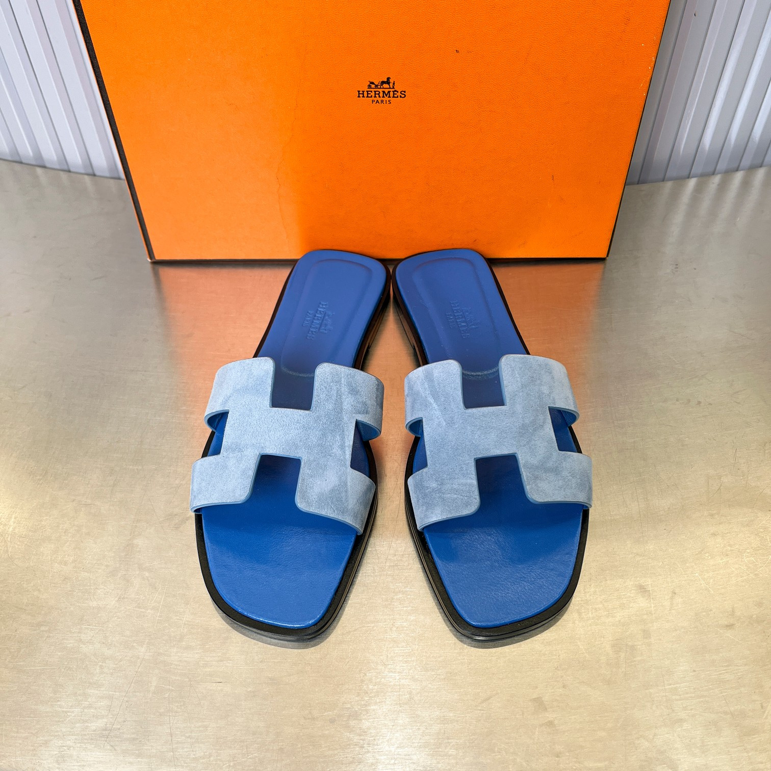 UA Hermès Oran sandal