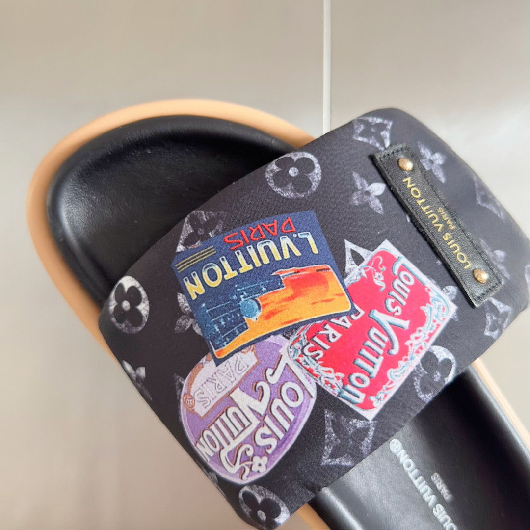 LV Pool Pillow Flat Comfort Mule