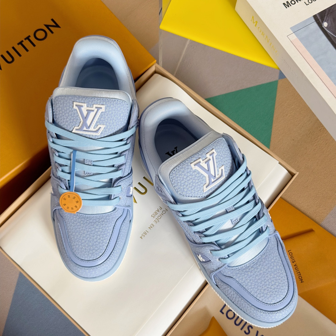 UA LV Trainer Sneaker