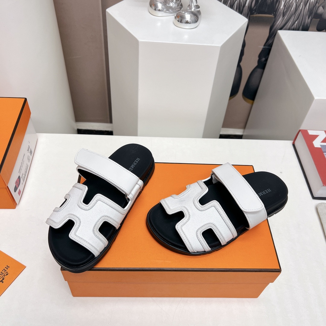 UA Hermès Chypre sandal