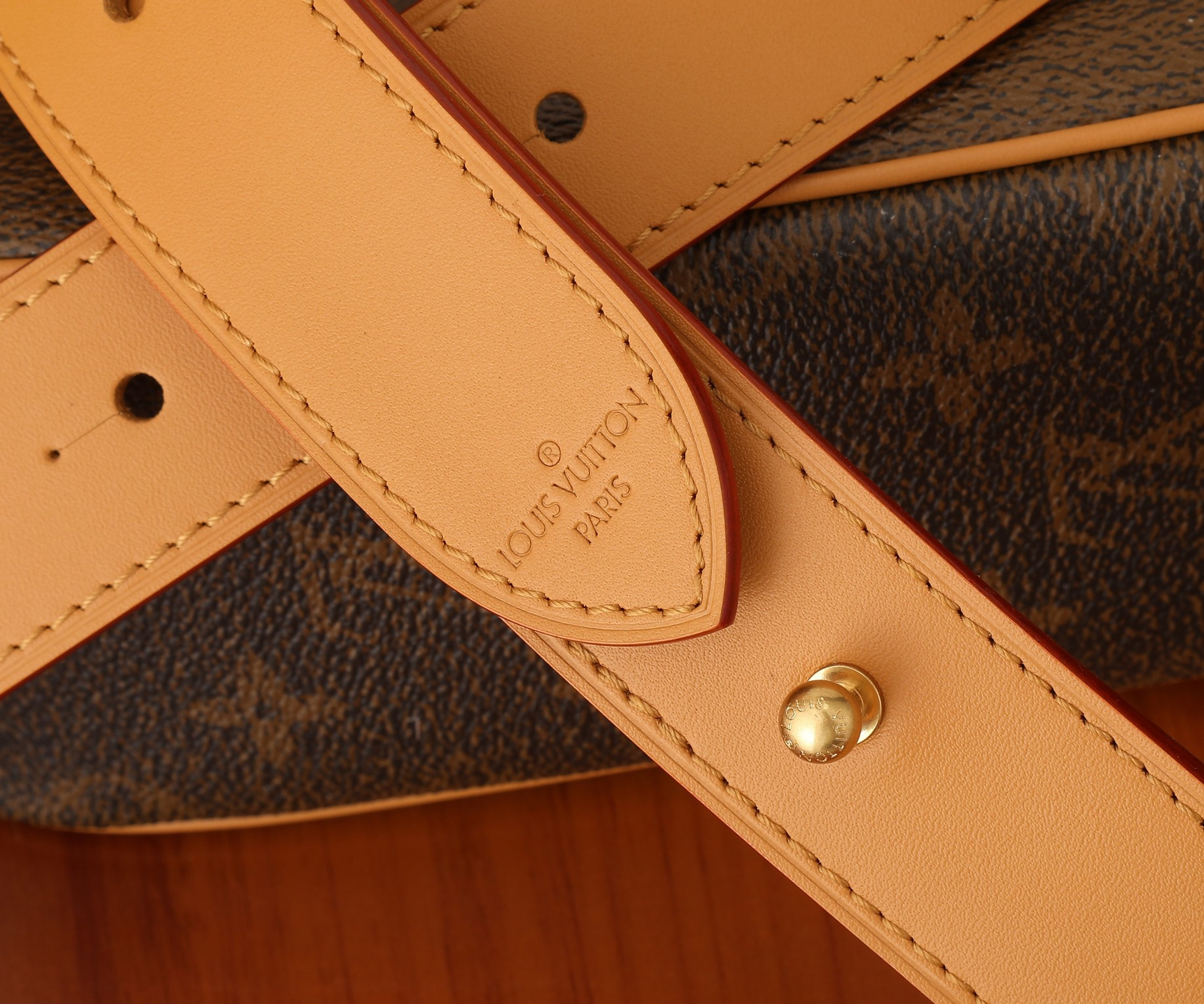 LV Pochette Accessoire XL M11623 28x16.5x9CM