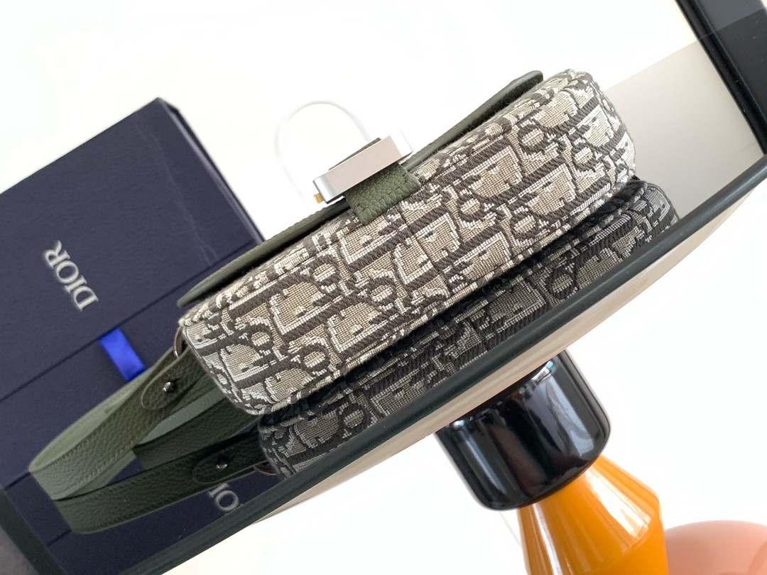 D*or saddle messenger bag 24 x 16.5 x 5.5 cm