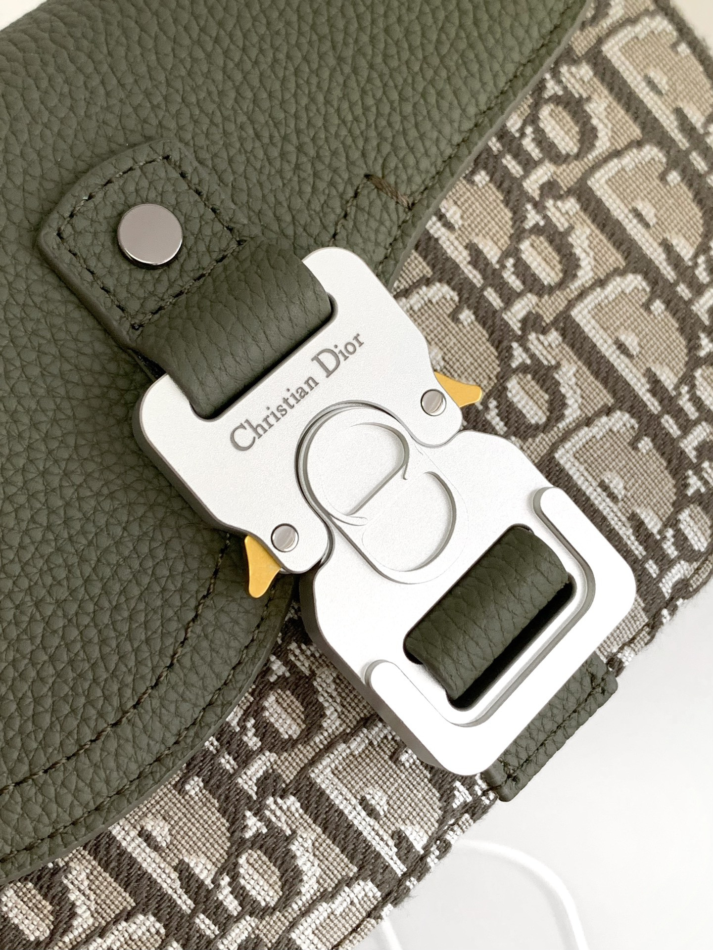 D*or saddle messenger bag 24 x 16.5 x 5.5 cm