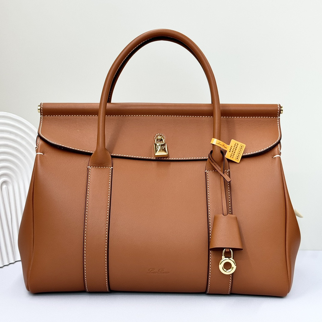 L**o p*ana loom bag l32 smooth calfskin 33 x 23 x 18 cm