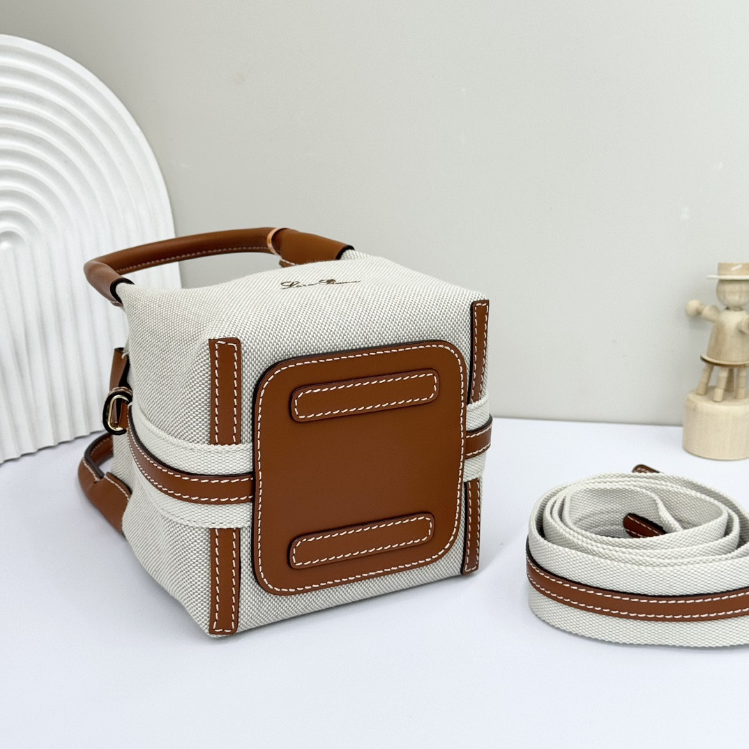 L**o p*ana micro bale bag  cotton, linen 23 x 16 x 14 cm