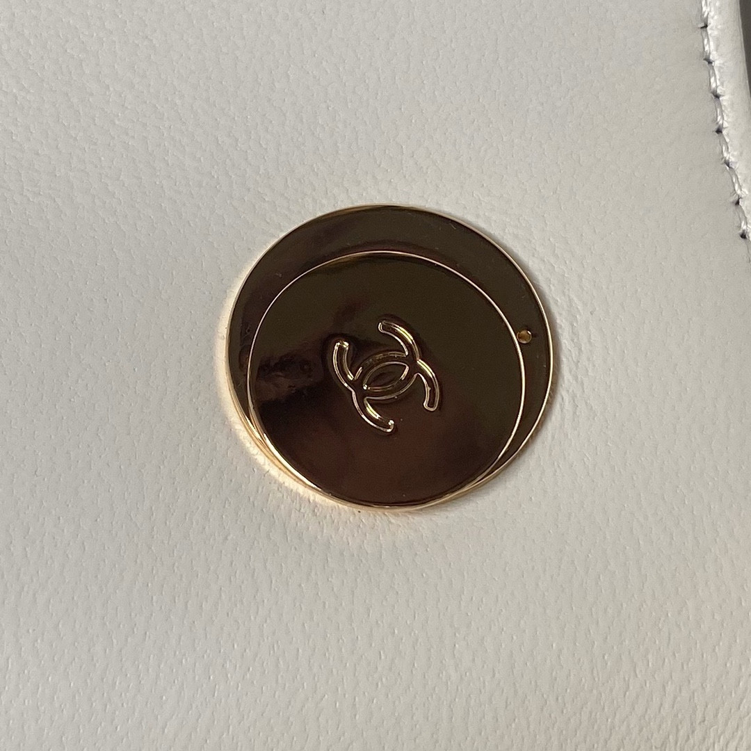 Ch*el trendy cc 23s 14.5 × 19.5 × 8 cm