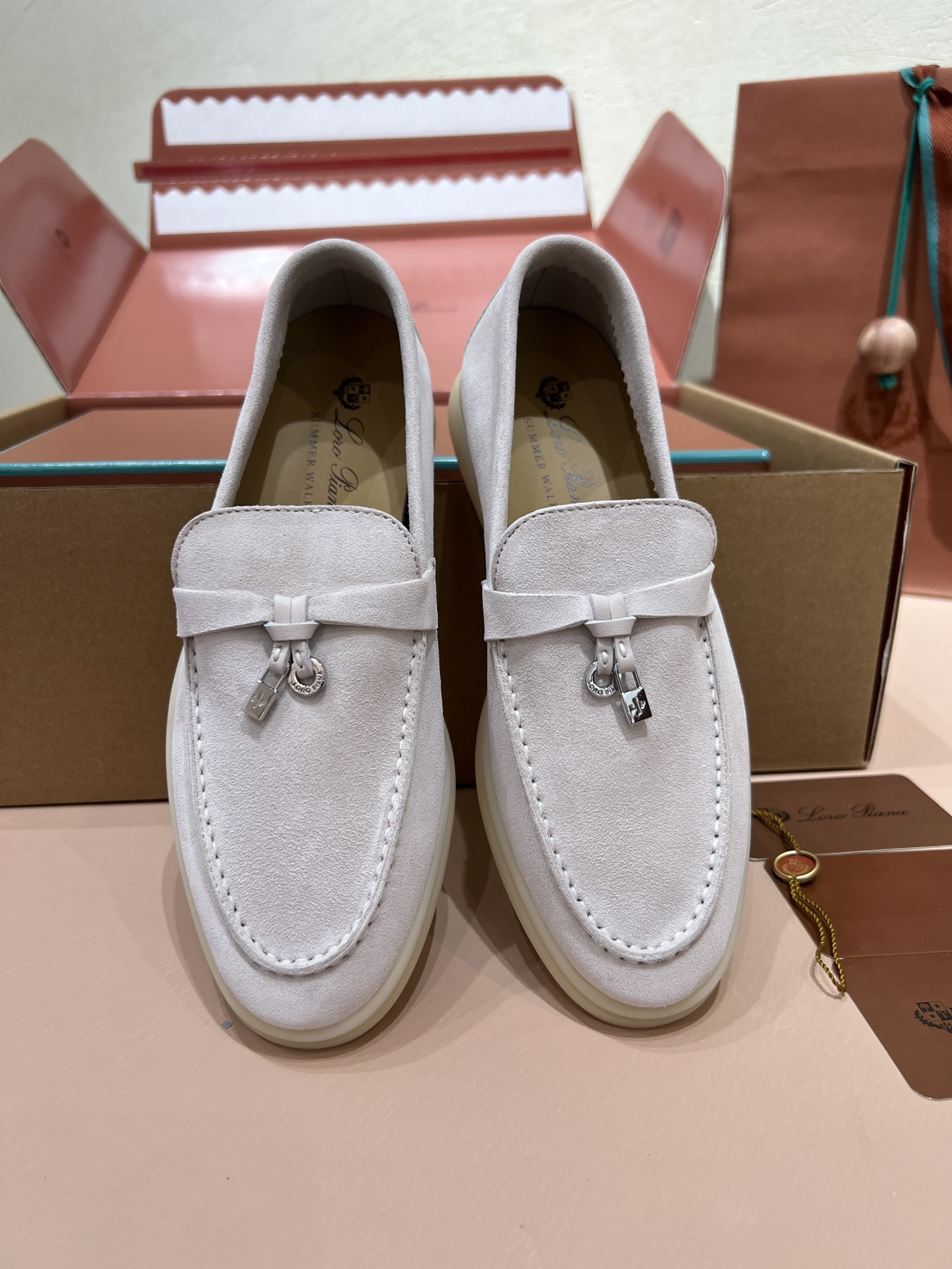 ua L**o p*ana summer charms walk loafers