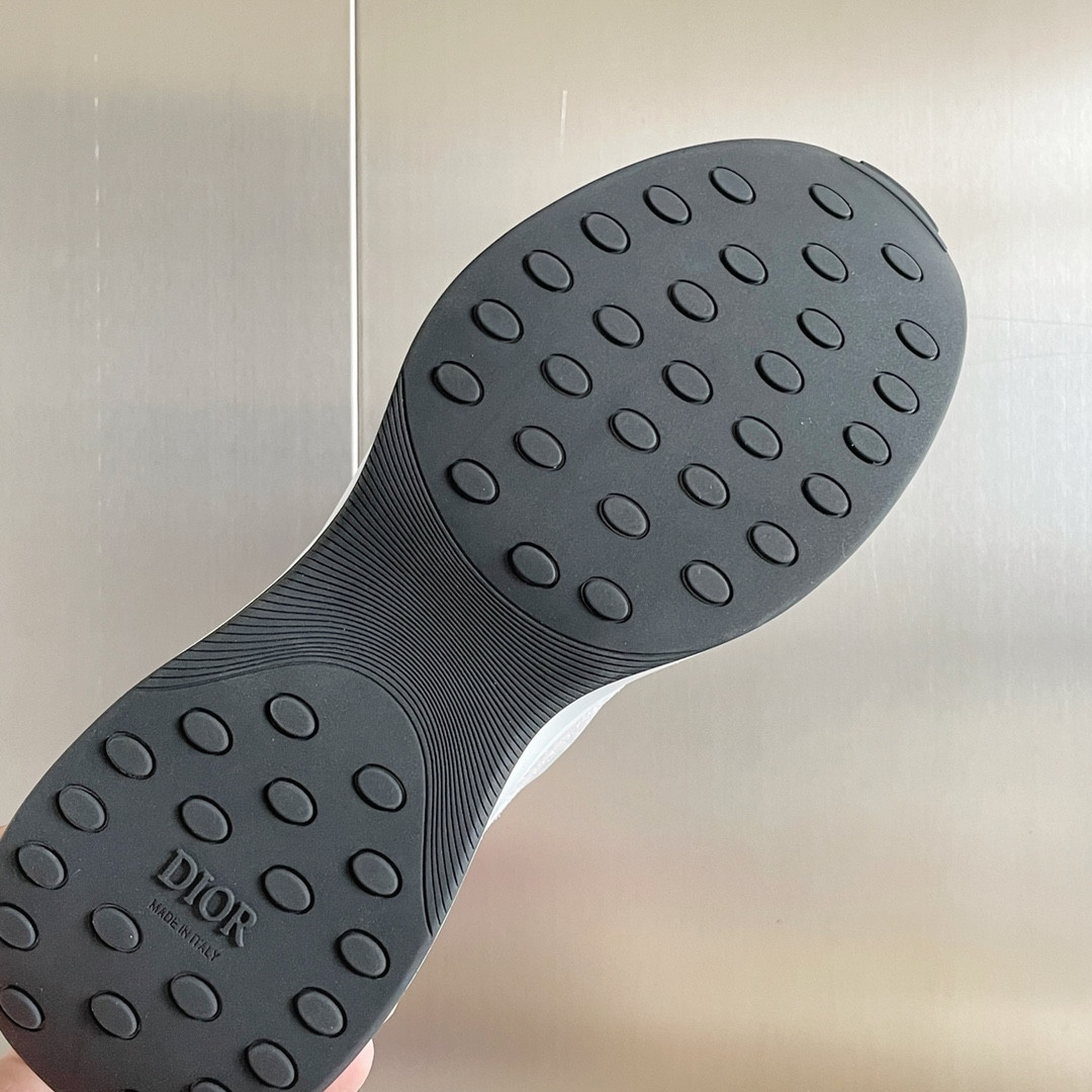 ua D*or b25 runner sneaker