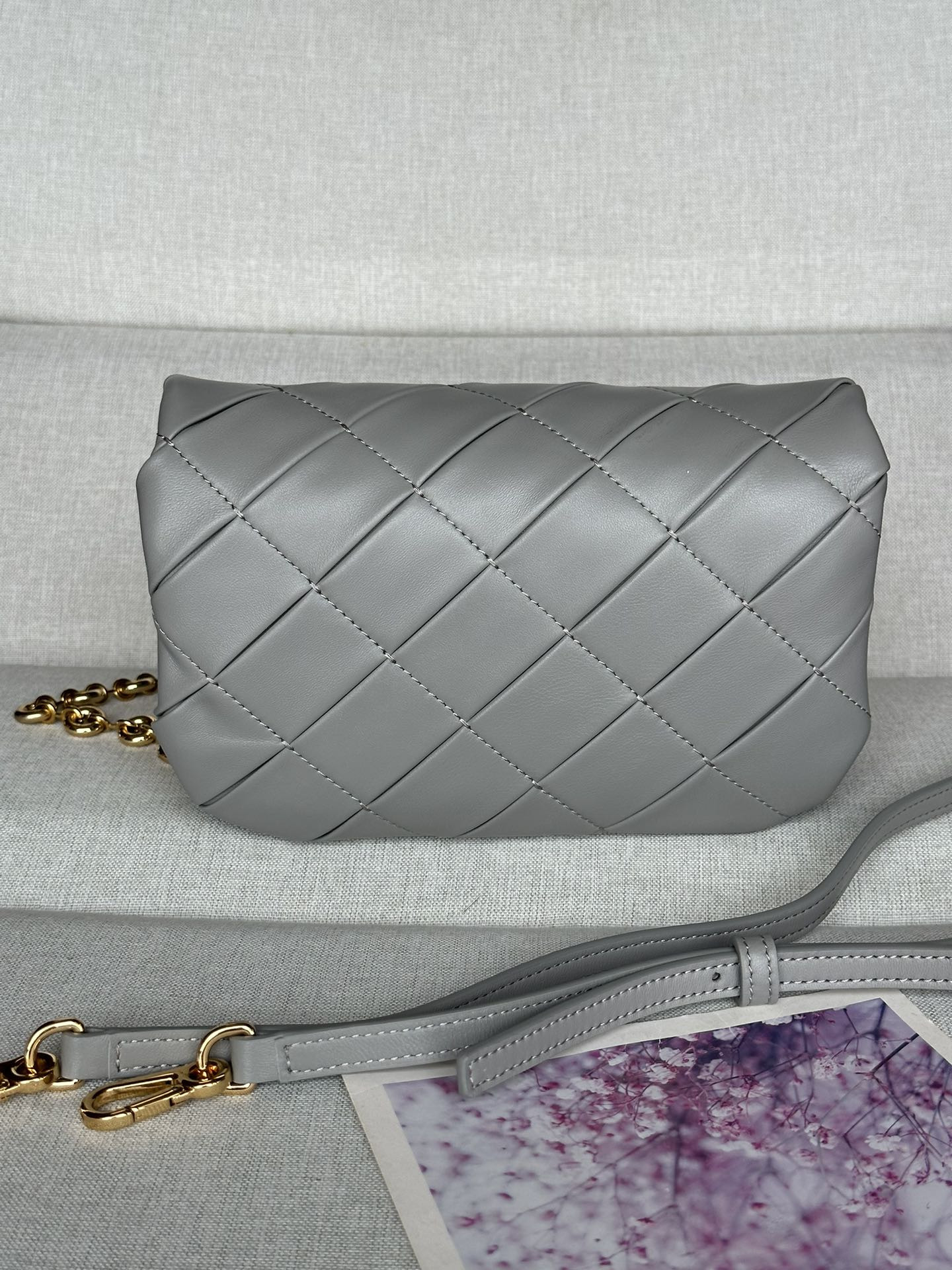 L0ew* mini puffer goya in pleated shiny nappa lambskin 20x6x13cm