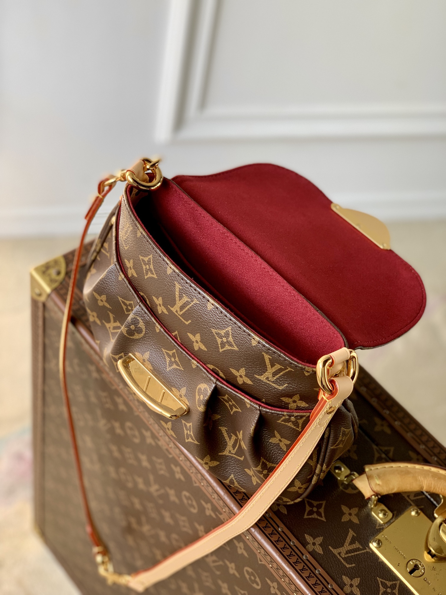 LV Sunset M13617 27x18x3cm