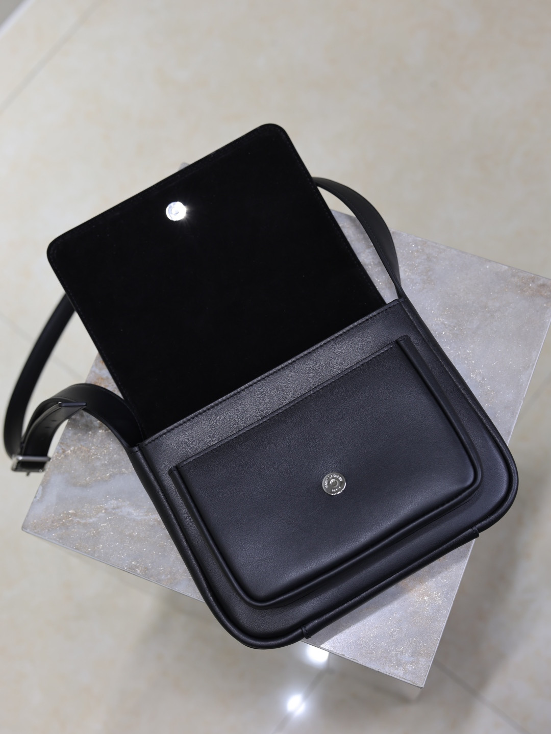 y*l Sa**t Lau*nt niki small satchel in smooth leather 21x16x5cm