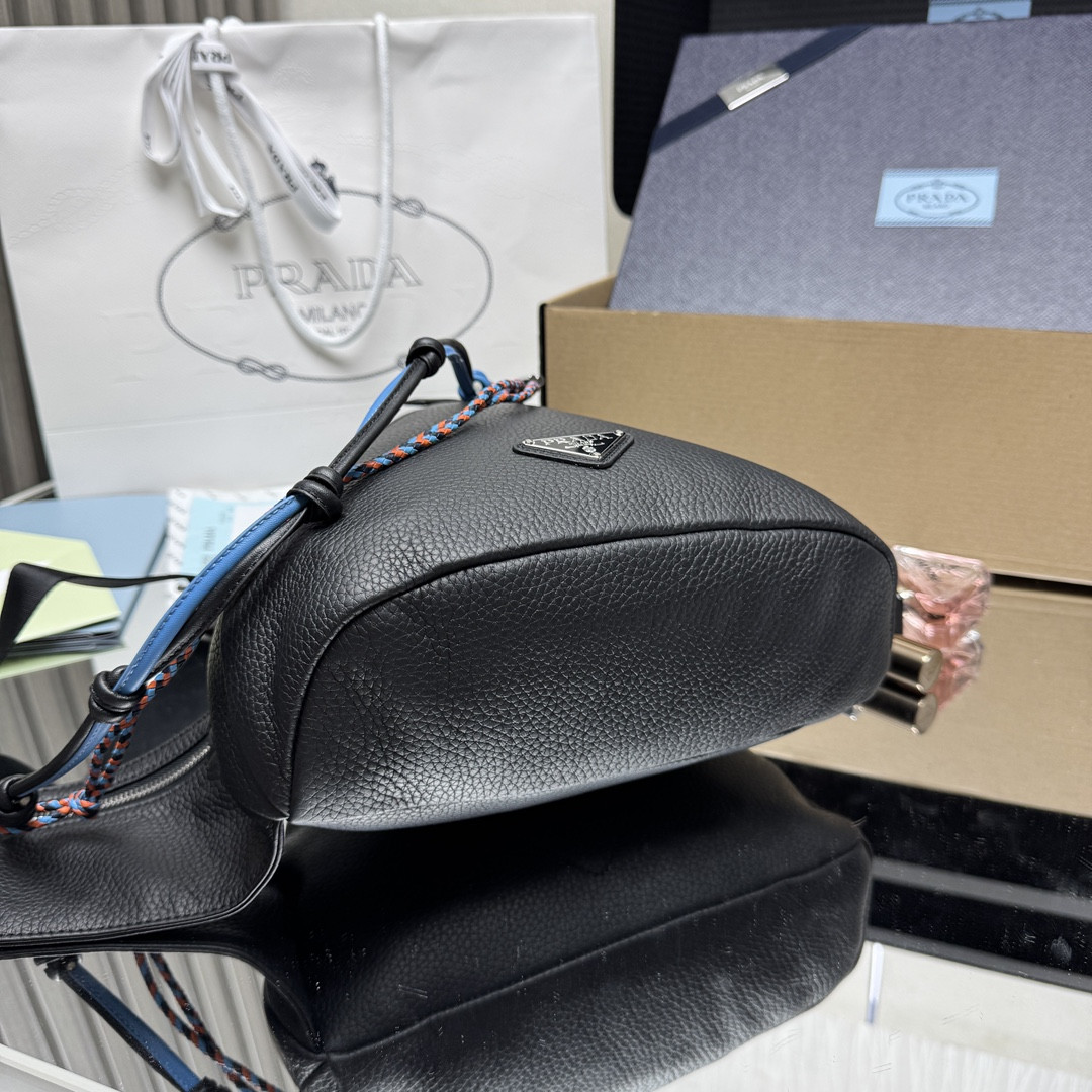 Pra*a cross leather bag 47.5x26.5x10cm