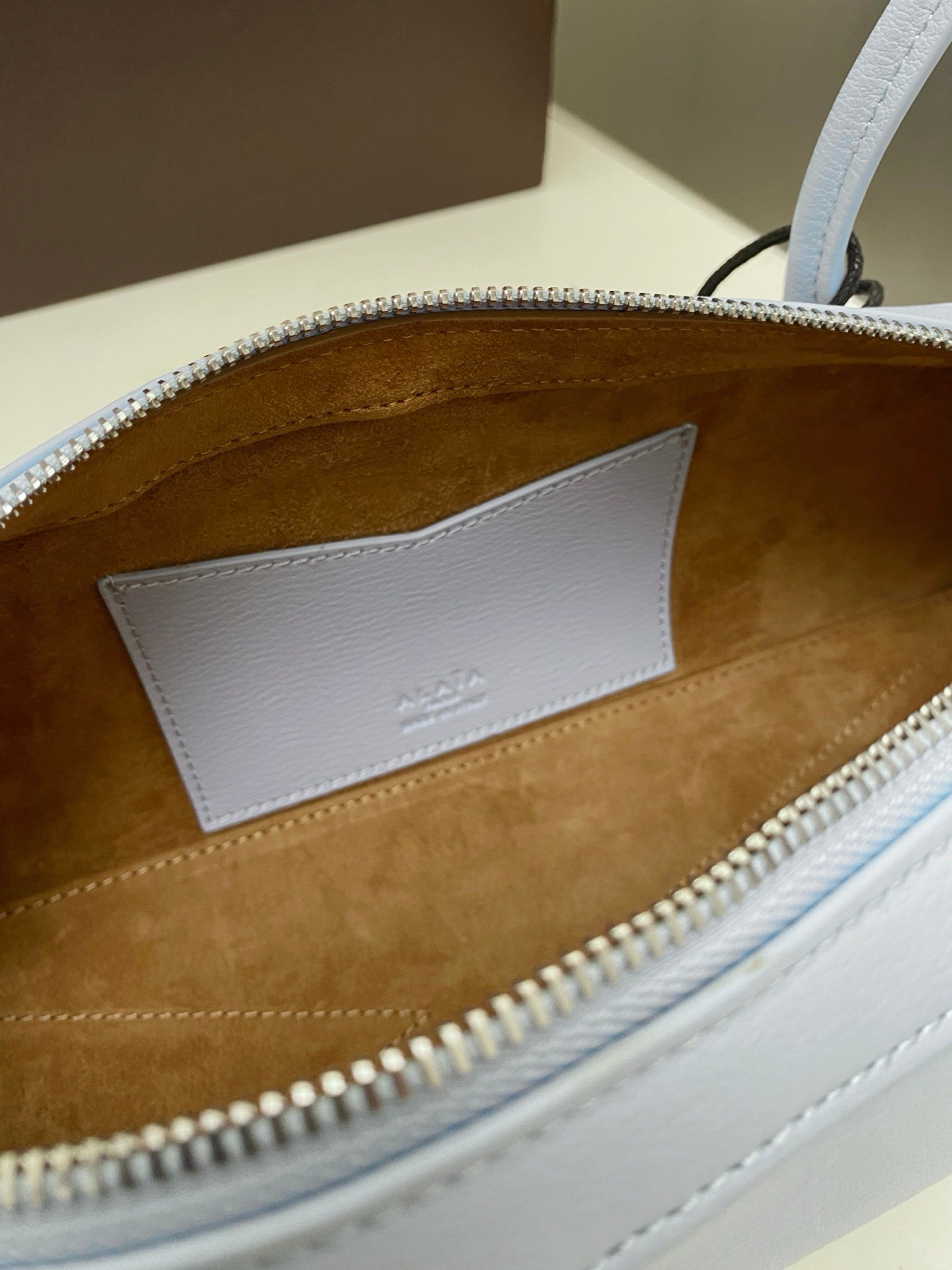 ALAÏA LE TECKEL MEDIUM BAG 33x11x10cm