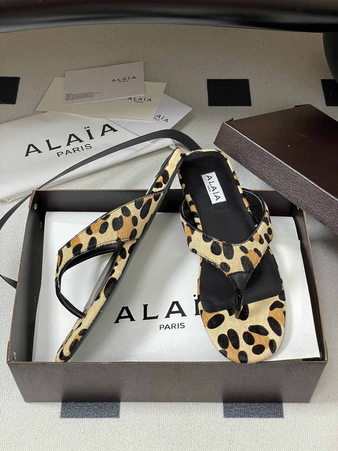UA Alaia Triangle Flat Slides(Customized Size 7-10 days production time)