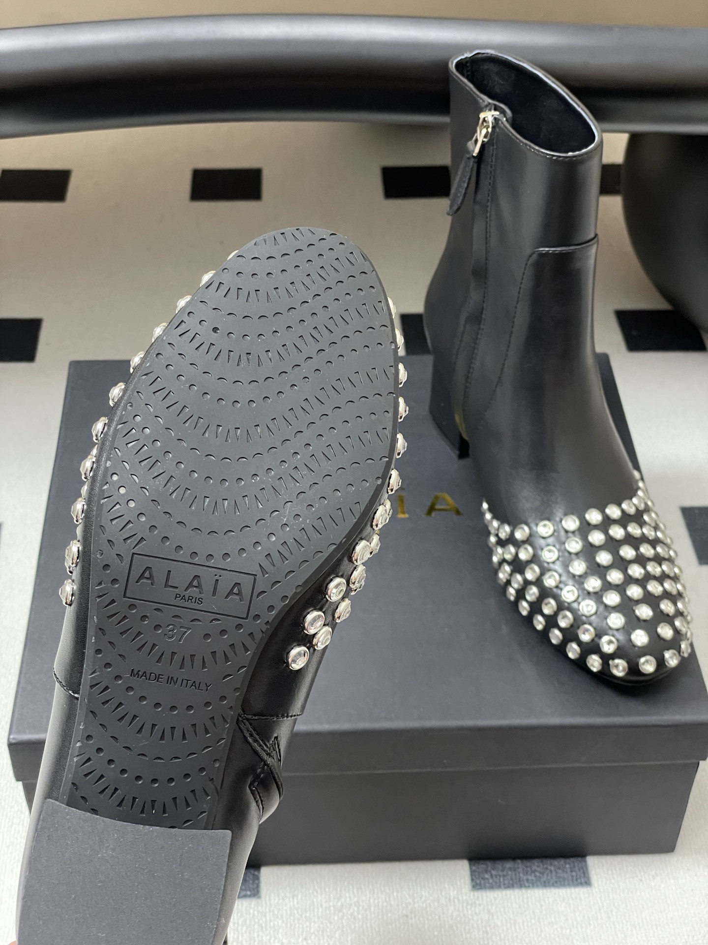 ua alaia crystal Di*m*nd boots 5.5cm heel(customized size 7-10 days production time)